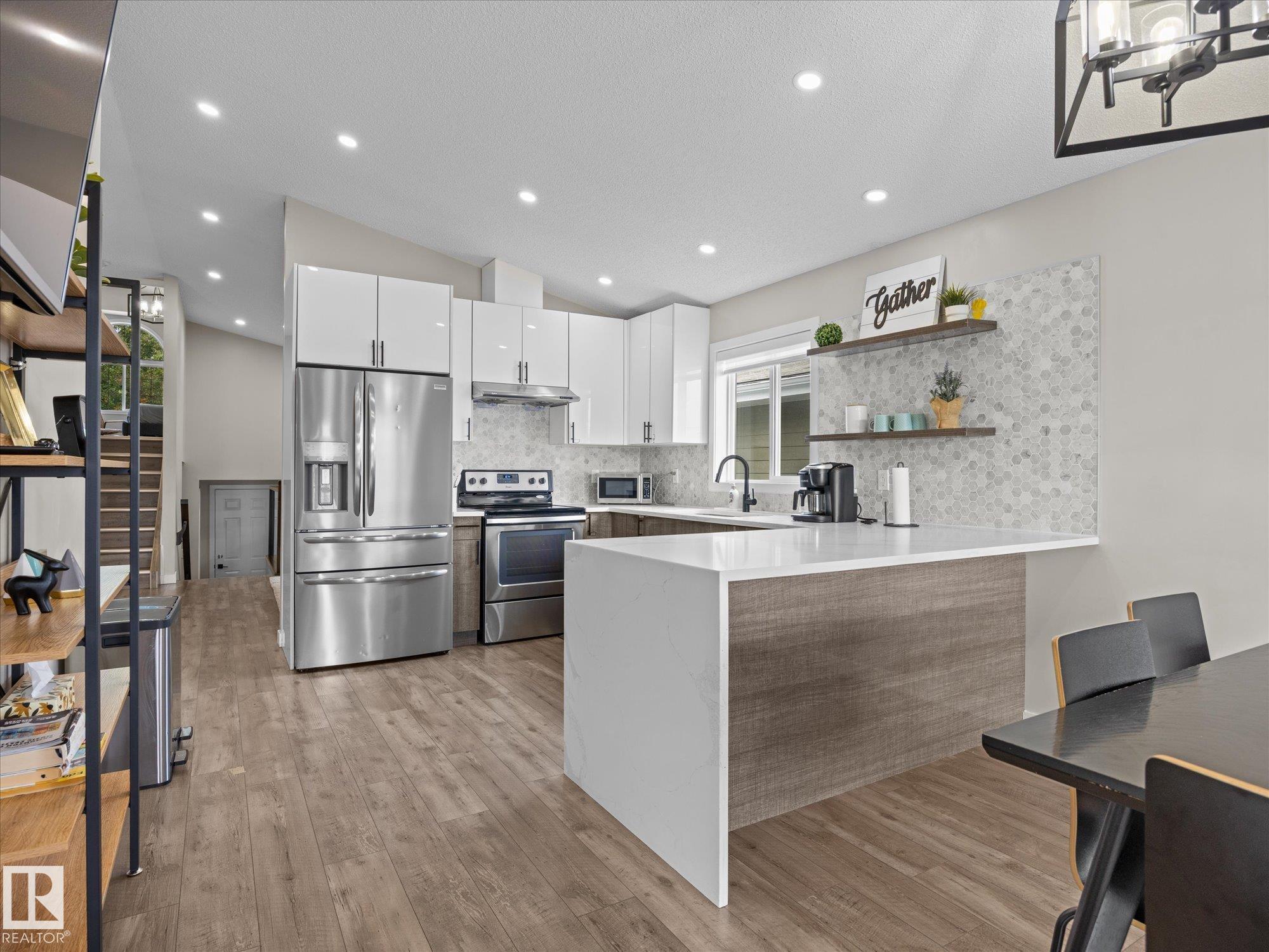 Photo 9 at 10109 80 Street NW, Forest Heights, Edmonton