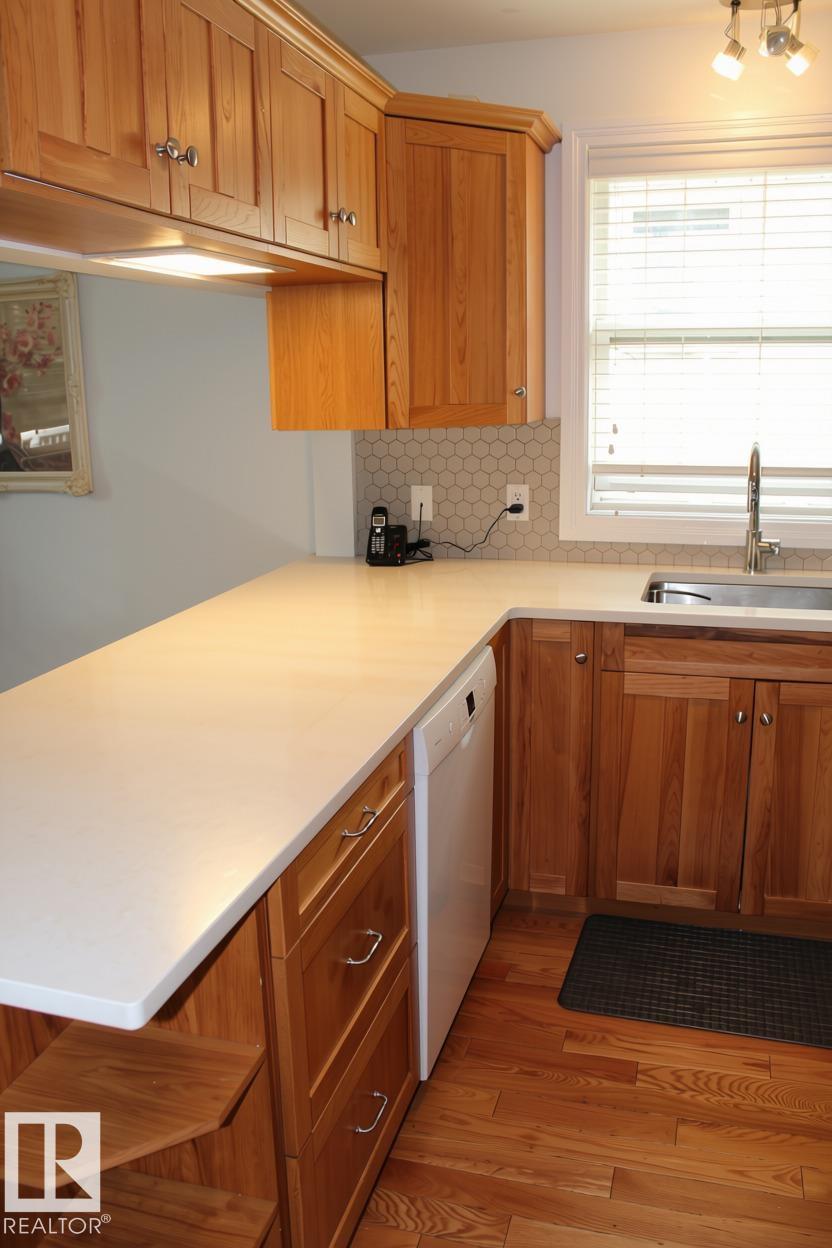 Photo 23 at 7703 104 Avenue NW, Forest Heights, Edmonton
