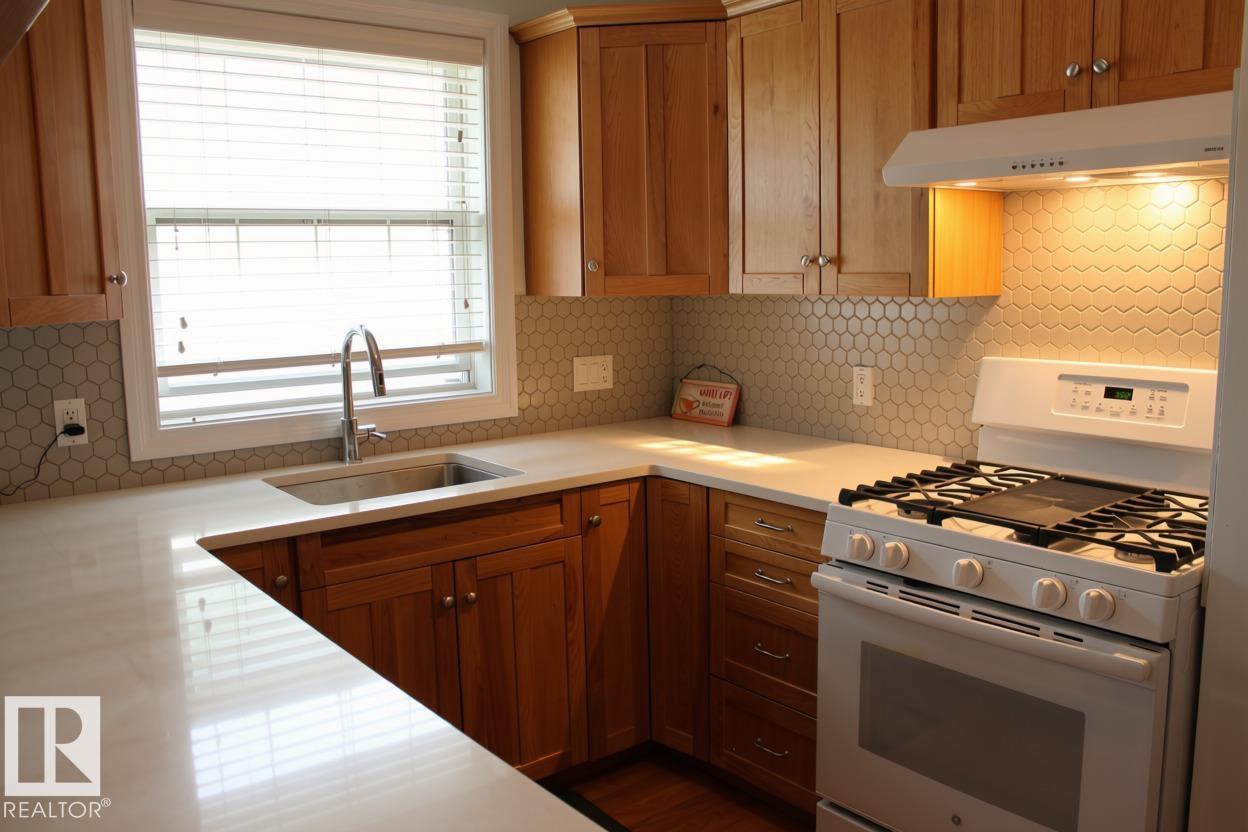 Photo 24 at 7703 104 Avenue NW, Forest Heights, Edmonton