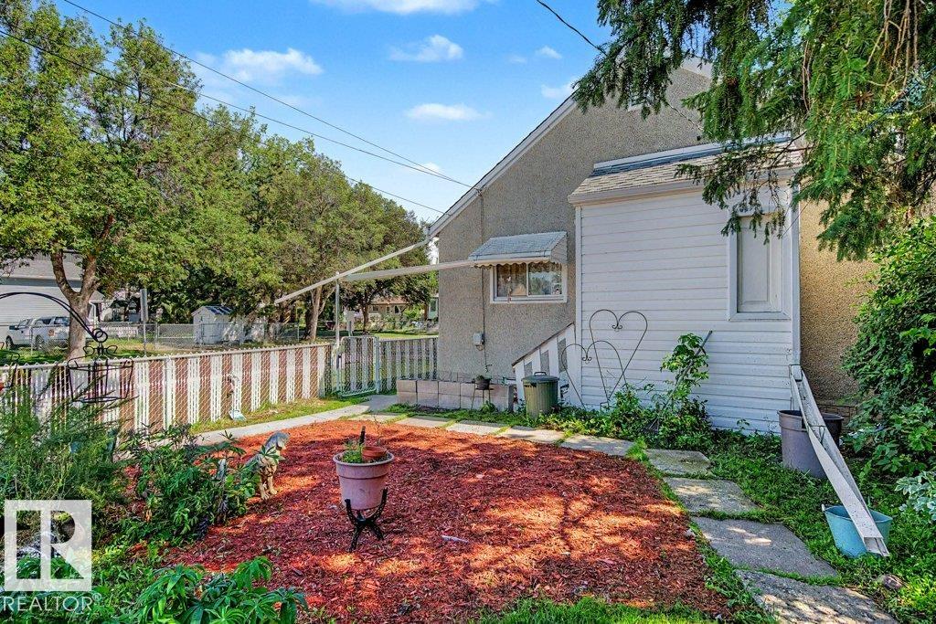 Listing photo thumbnail