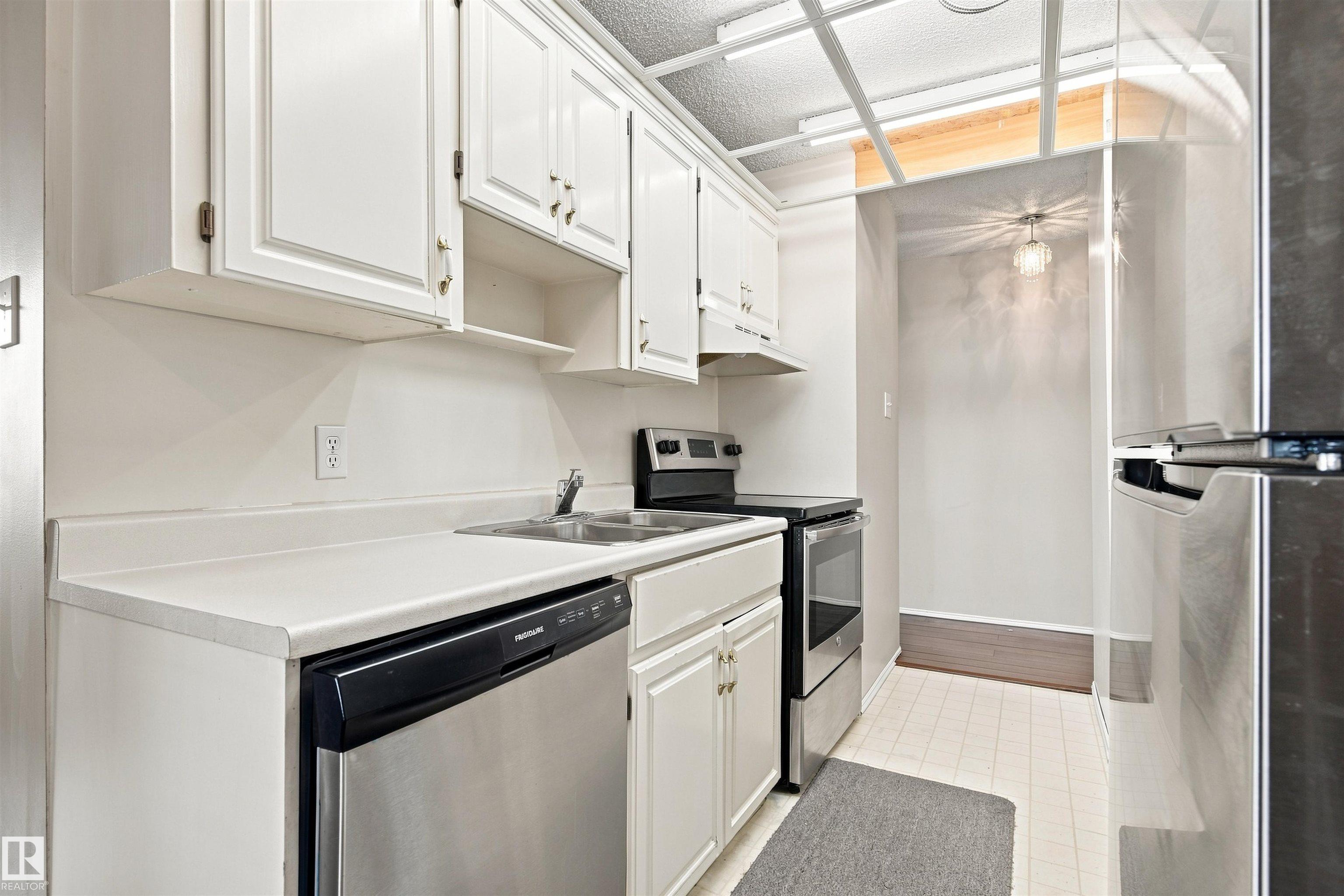 403 - 9725 106 Street NW, Downtown, Edmonton