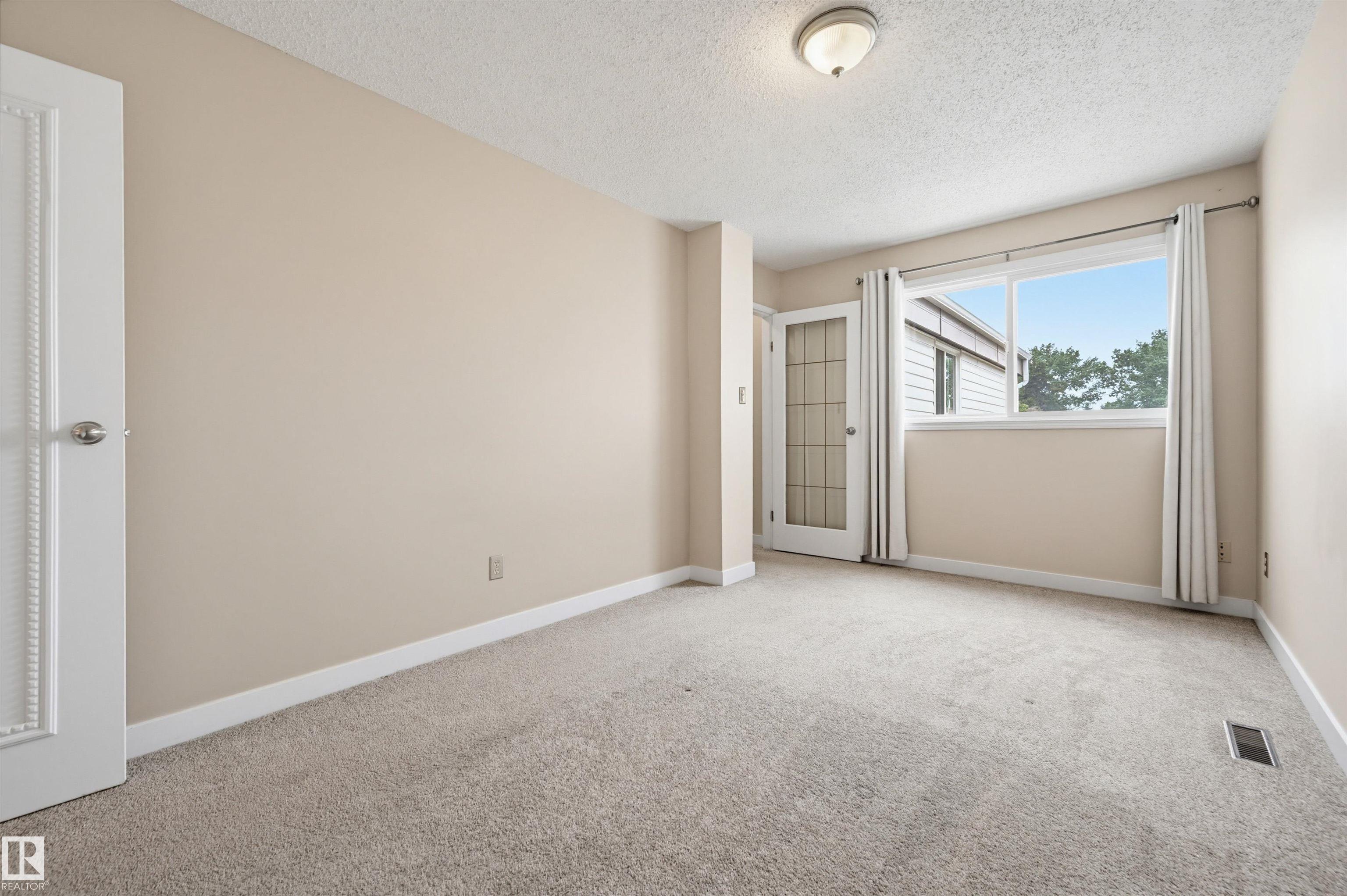 Photo 19 at 817 Erin Place NW, Thorncliffe, Edmonton