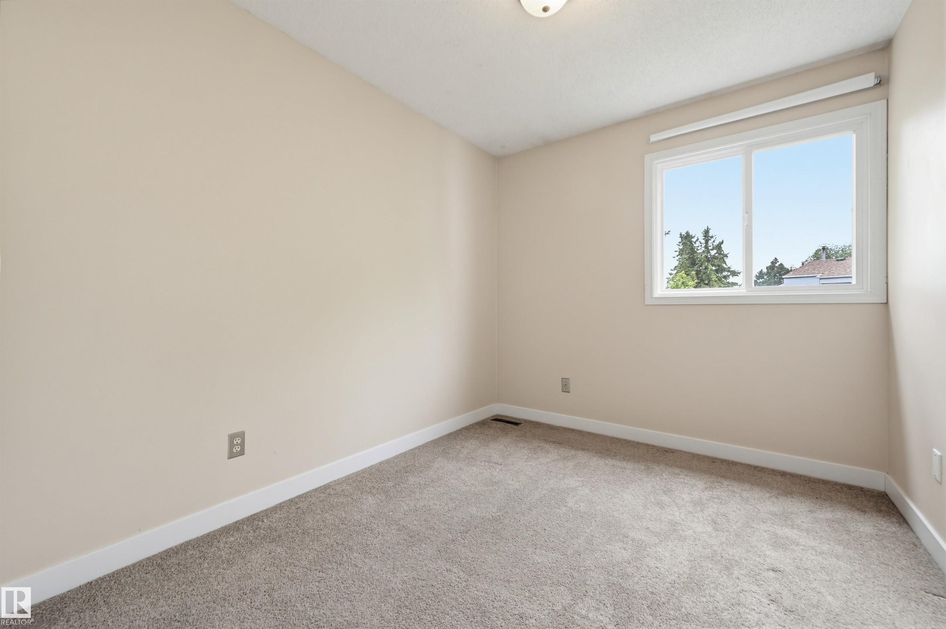 Photo 22 at 817 Erin Place NW, Thorncliffe, Edmonton