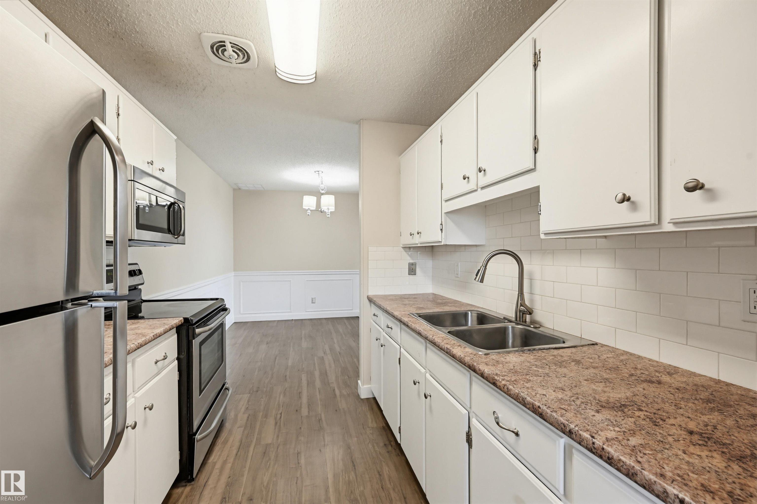 Photo 10 at 817 Erin Place NW, Thorncliffe, Edmonton