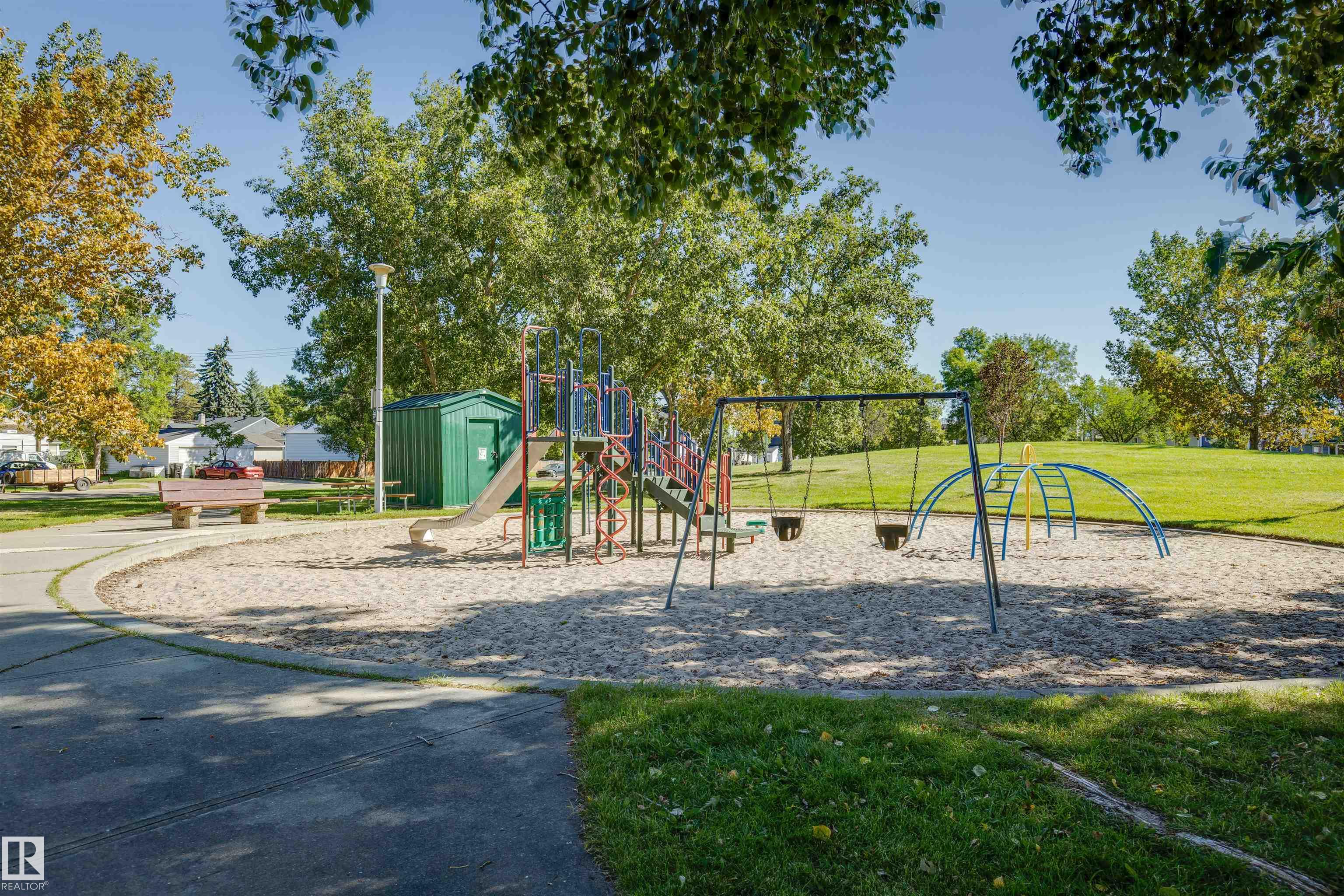 Photo 20 at 10916 151 Street NW, High Park, Edmonton