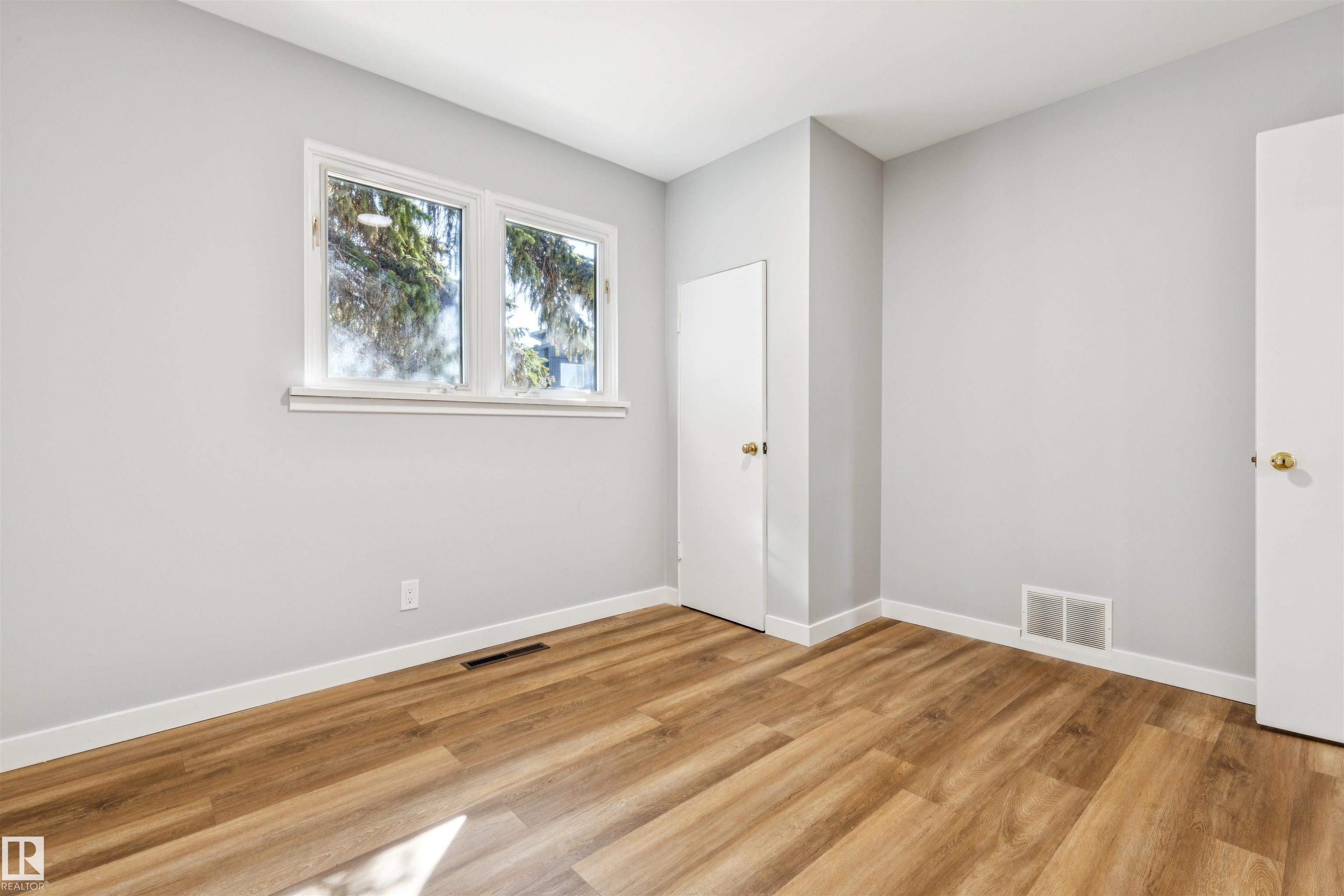 Photo 24 at 10916 151 Street NW, High Park, Edmonton