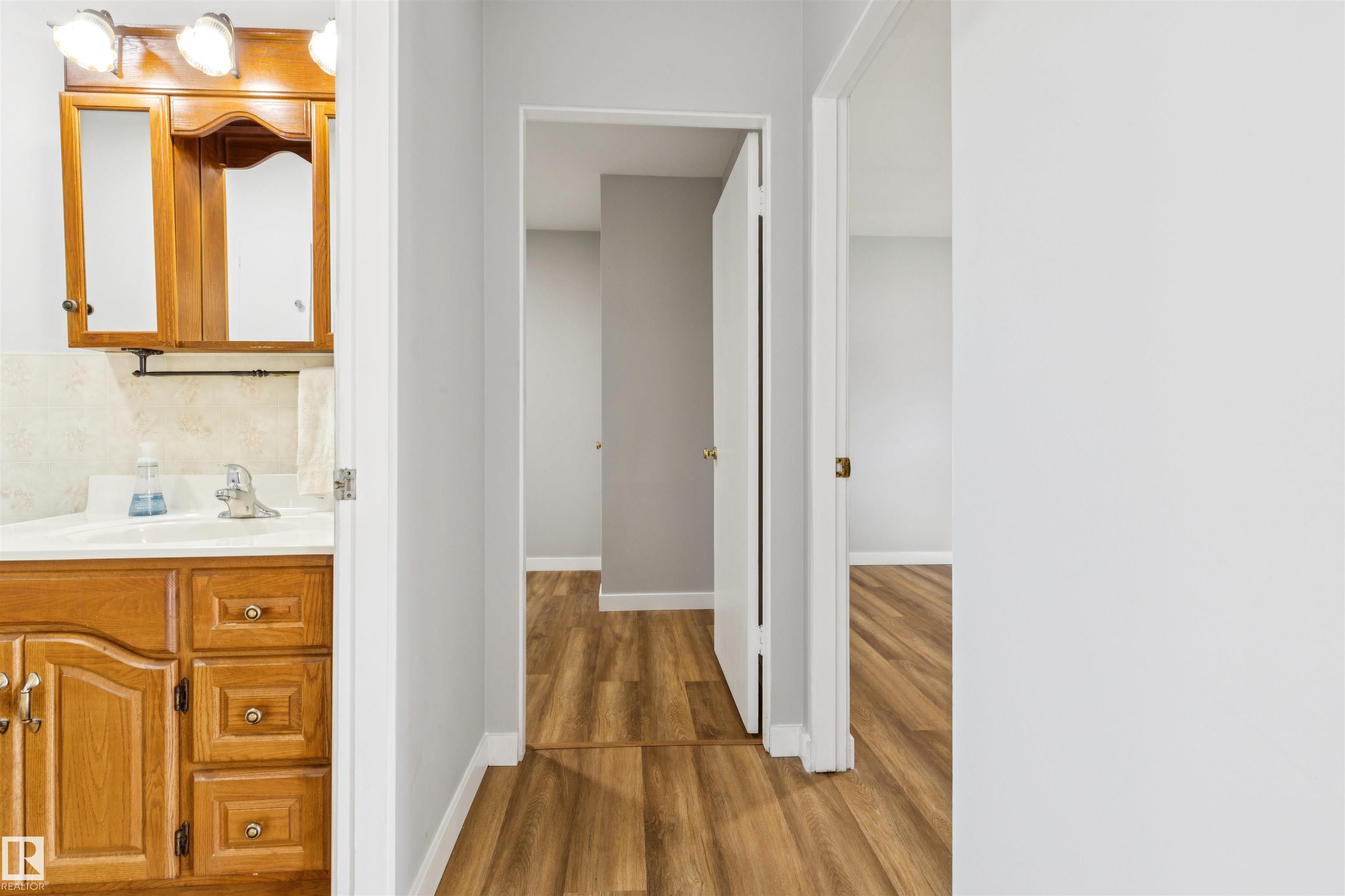Photo 28 at 10916 151 Street NW, High Park, Edmonton