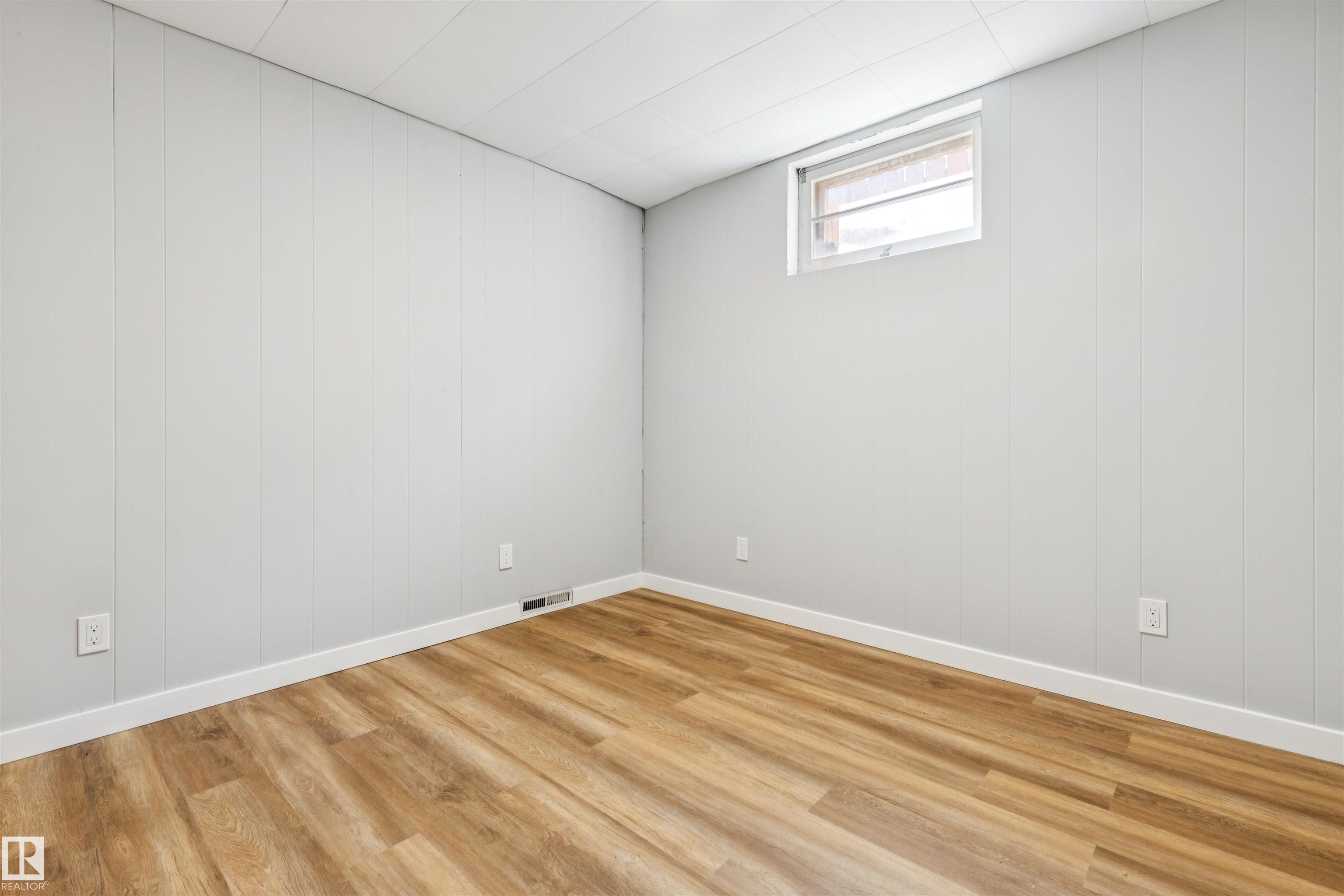 Photo 30 at 10916 151 Street NW, High Park, Edmonton