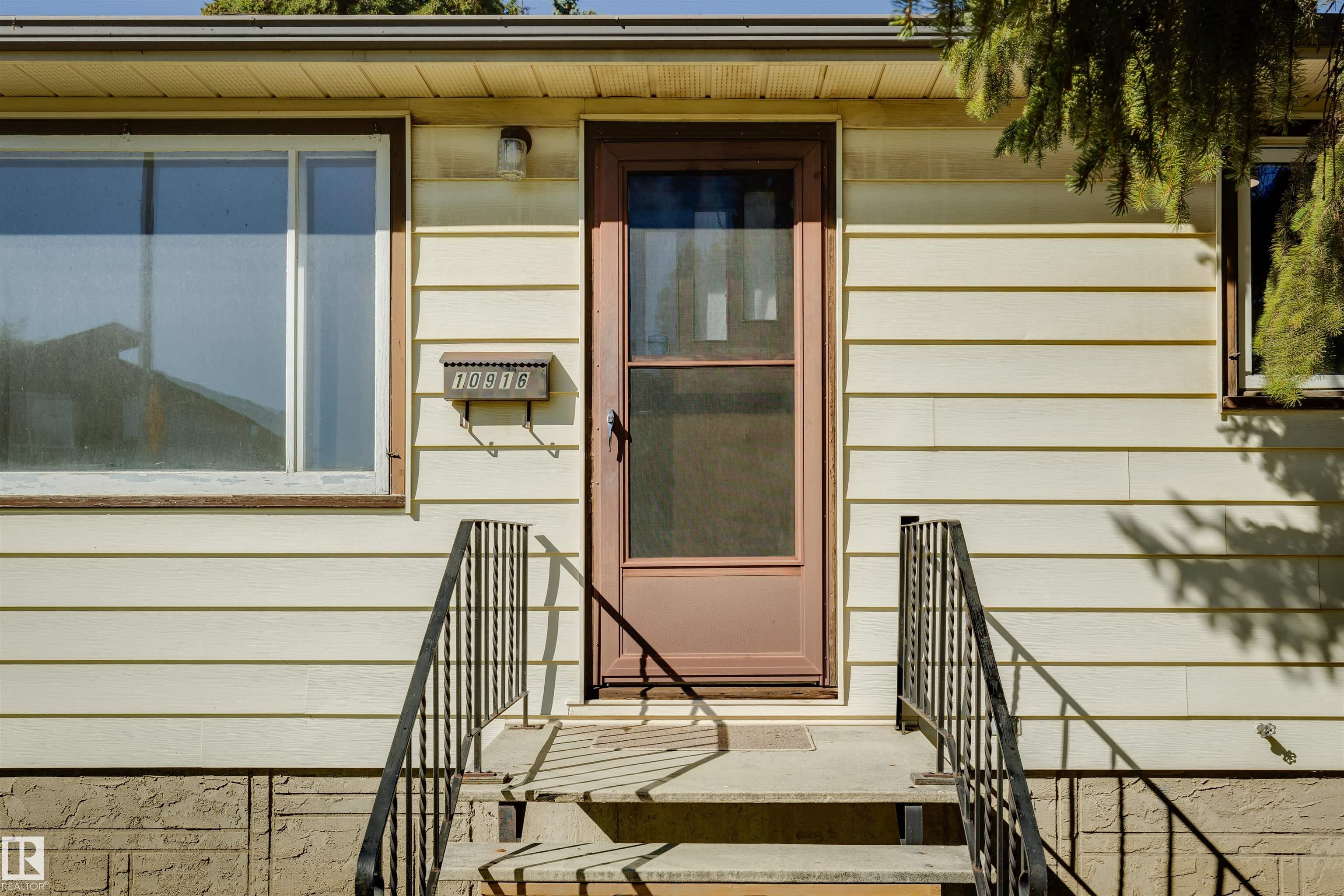 Listing photo thumbnail