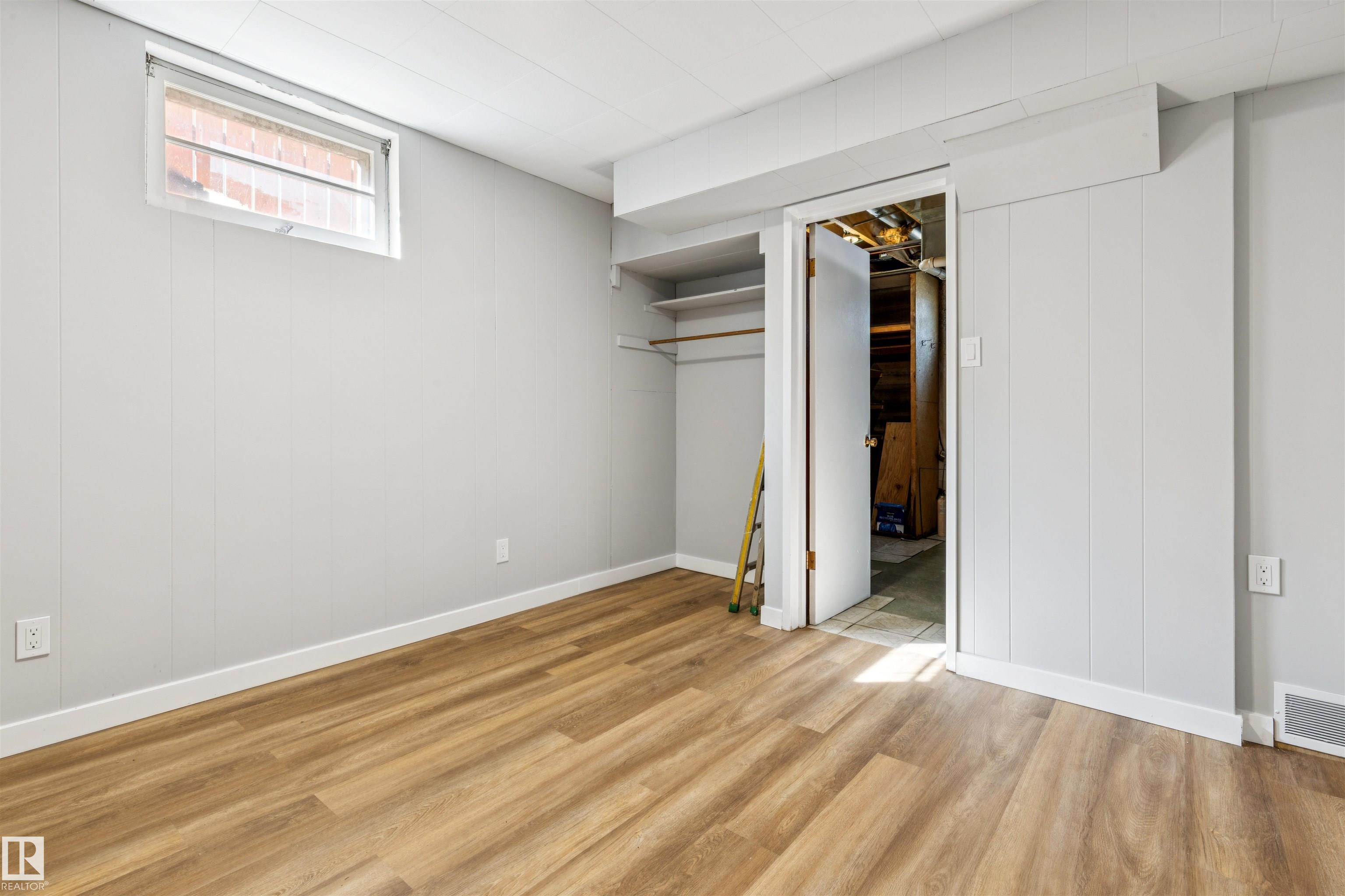 Photo 34 at 10916 151 Street NW, High Park, Edmonton