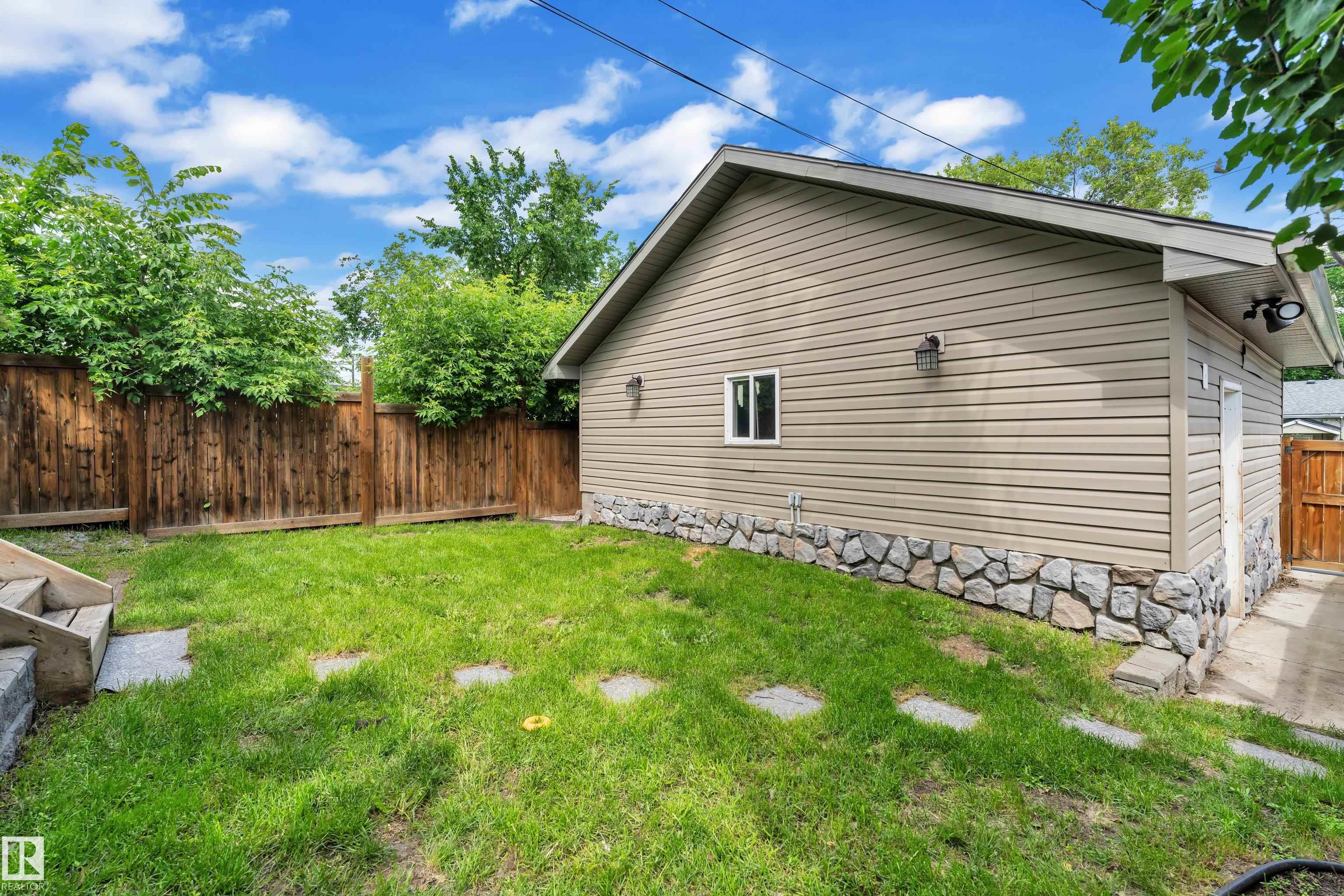 Photo 31 at 11929 63 Street NW, Montrose, Edmonton
