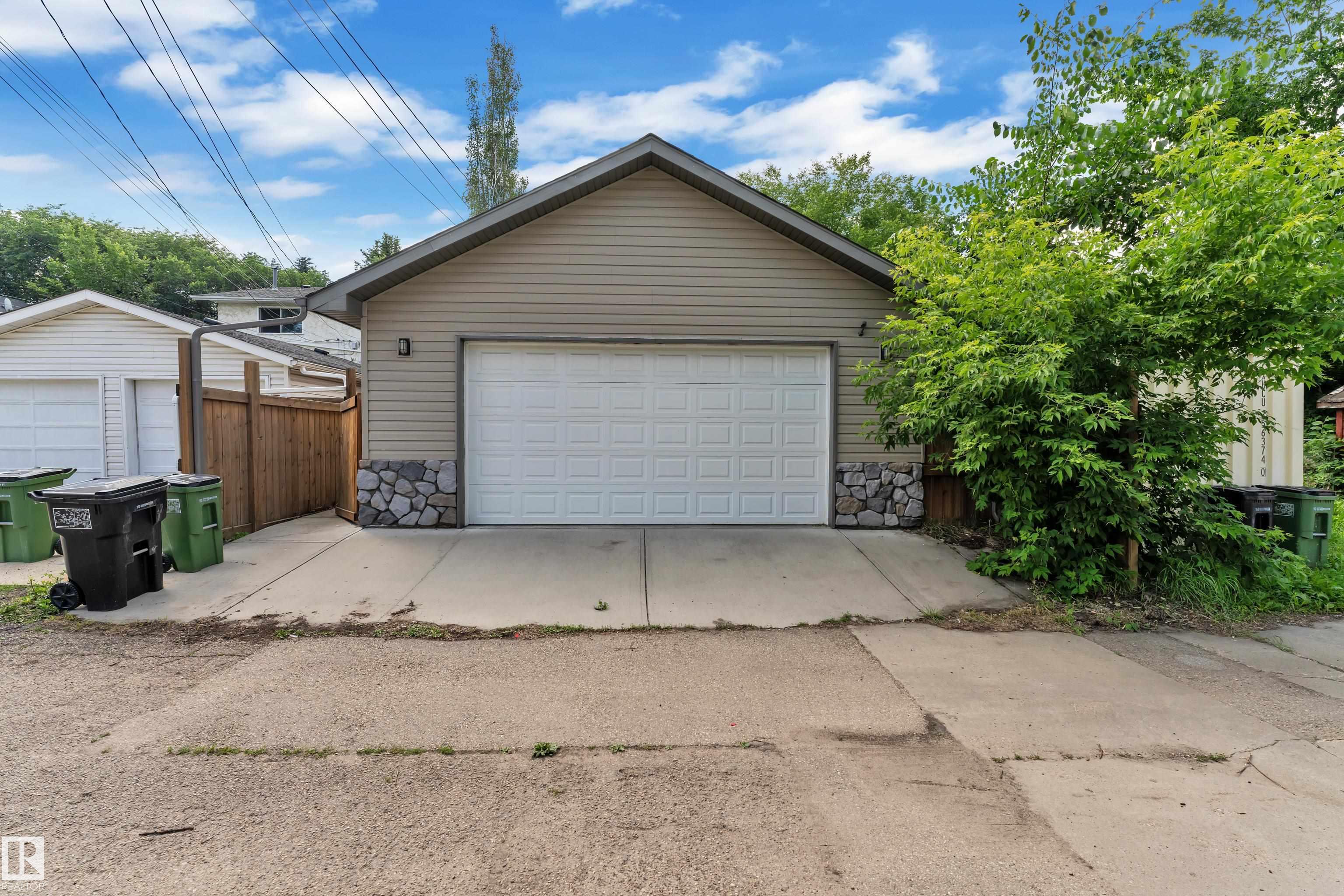 Photo 36 at 11929 63 Street NW, Montrose, Edmonton