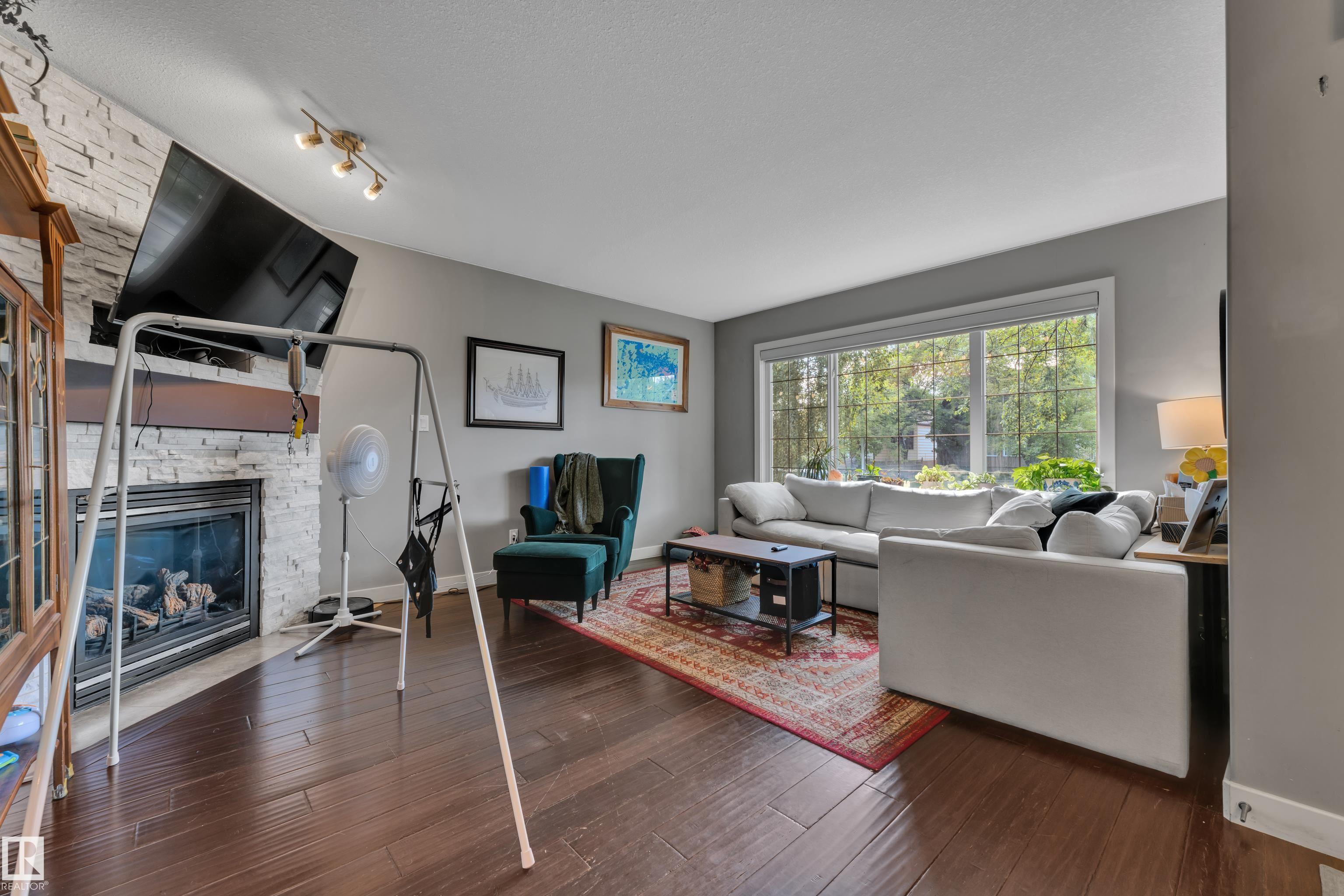 Photo 6 at 11929 63 Street NW, Montrose, Edmonton