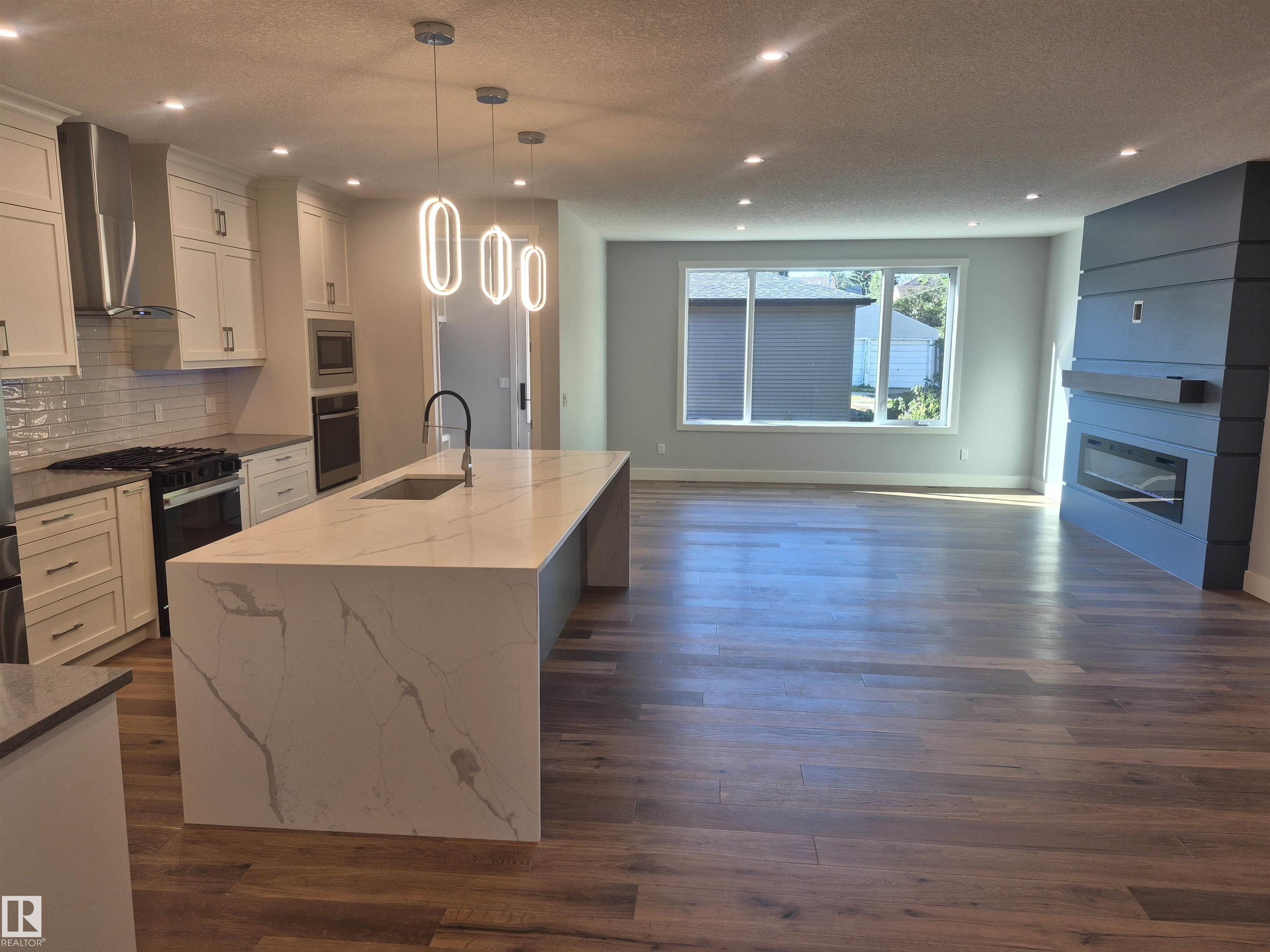 Photo 7 at 9515 75 Avenue NW, Ritchie, Edmonton