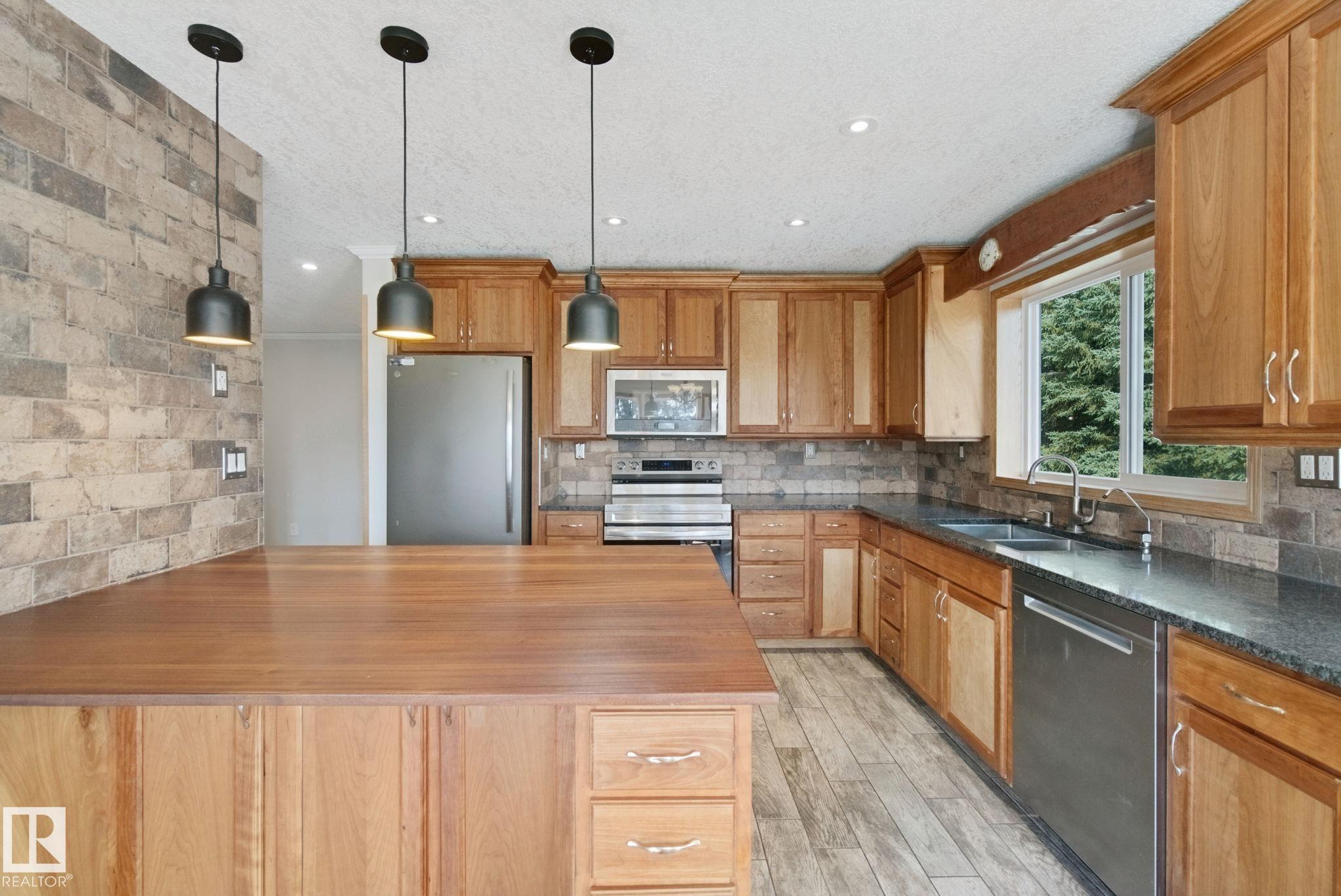 Photo 12 at 14 - 53203 Rge Road 15, Wendel Place, Rural Parkland County