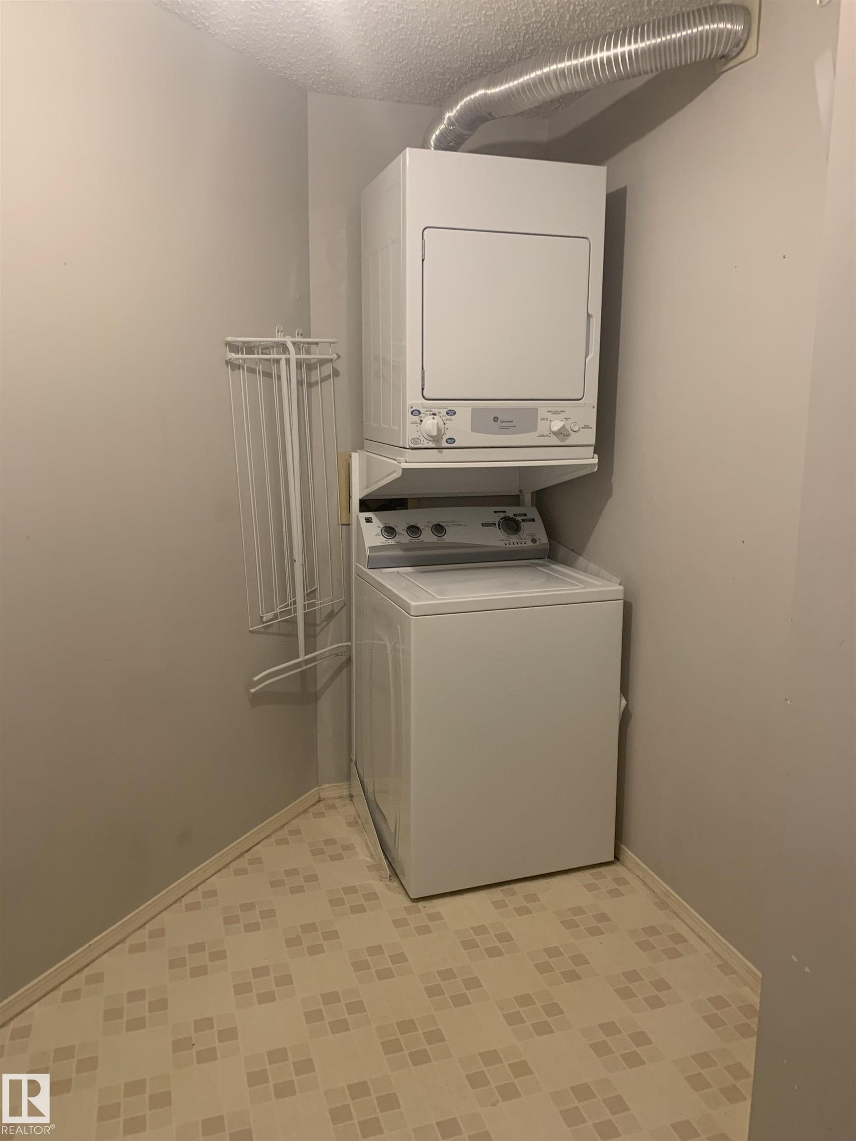 Photo 14 at 305 - 11716 100 Avenue NW, Wîhkwêntôwin, Edmonton