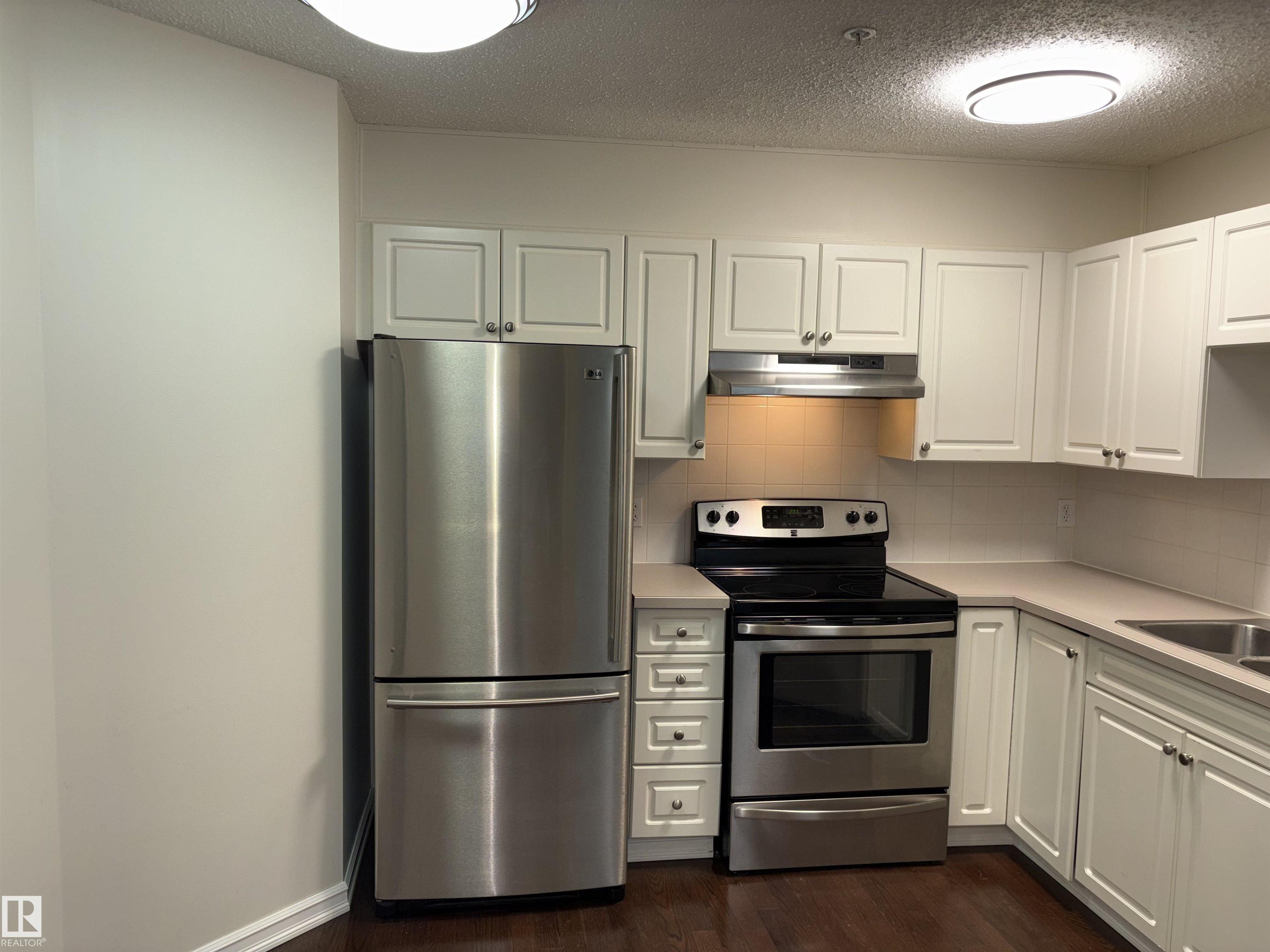 305 - 11716 100 Avenue NW, Wîhkwêntôwin, Edmonton