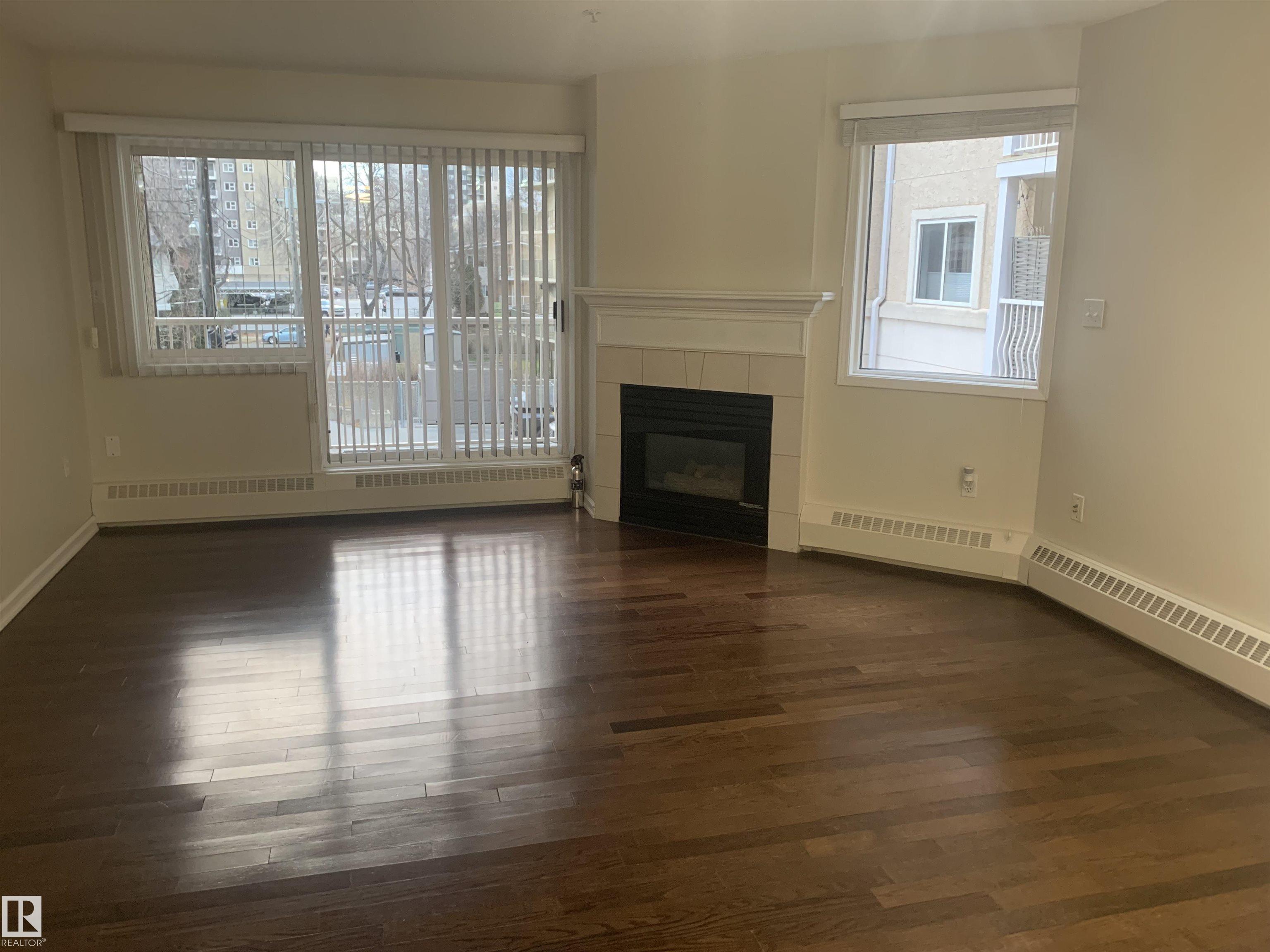 305 - 11716 100 Avenue NW, Wîhkwêntôwin, Edmonton