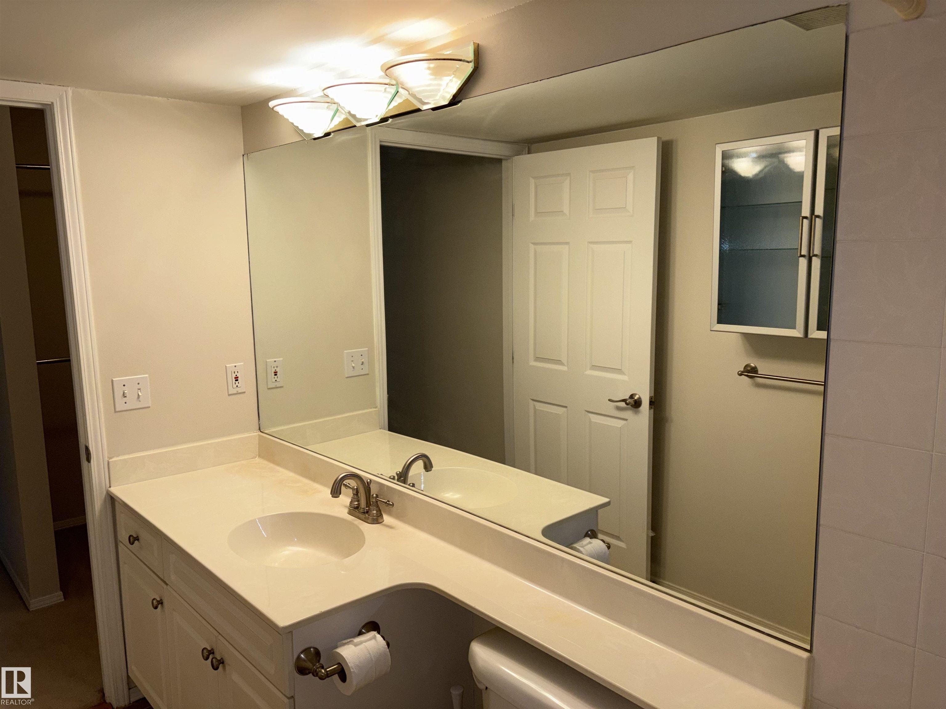 Photo 47 at 305 - 11716 100 Avenue NW, Wîhkwêntôwin, Edmonton