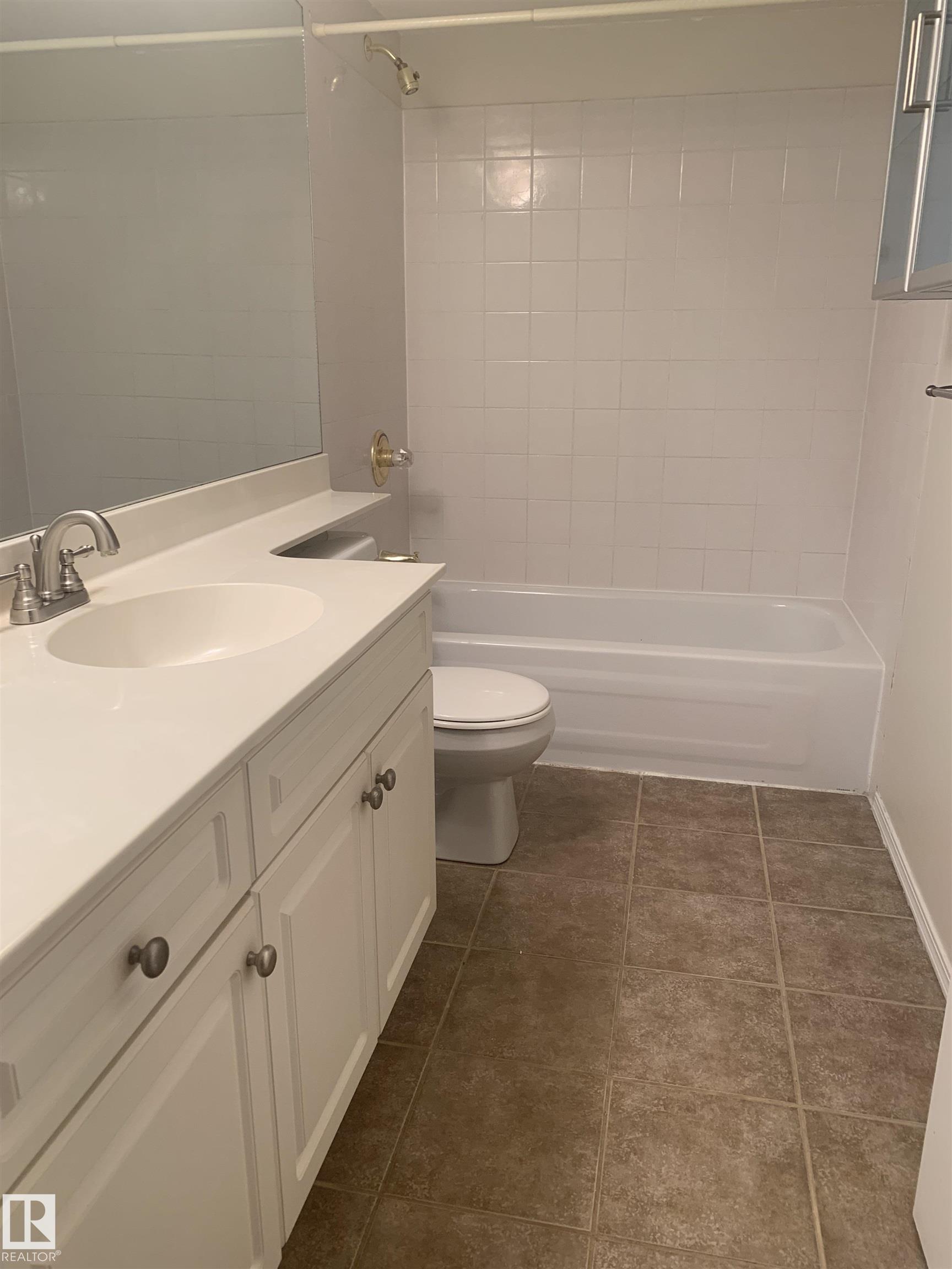 Photo 6 at 305 - 11716 100 Avenue NW, Wîhkwêntôwin, Edmonton