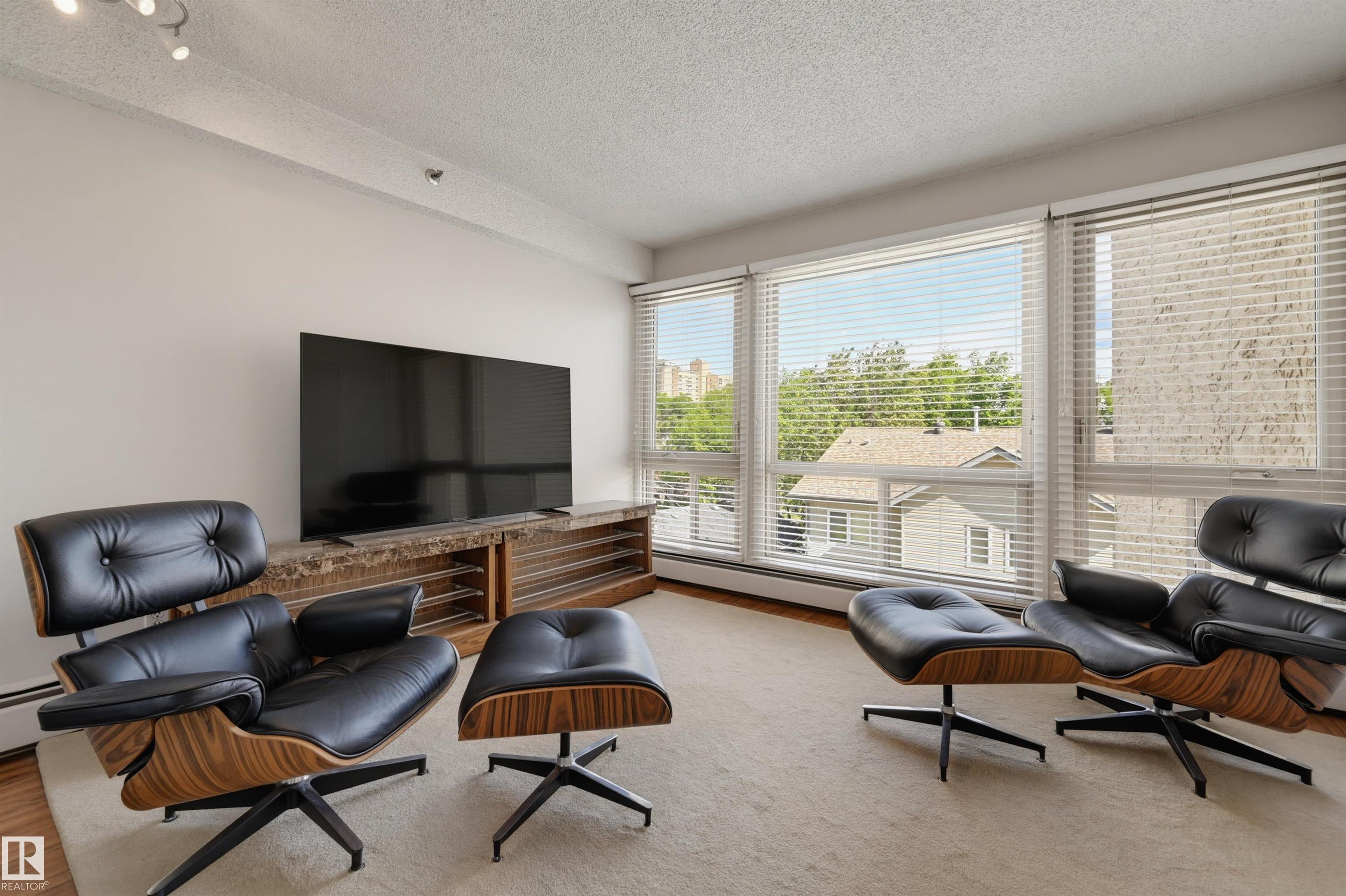 403 - 10171 119 Street NW, Wîhkwêntôwin, Edmonton