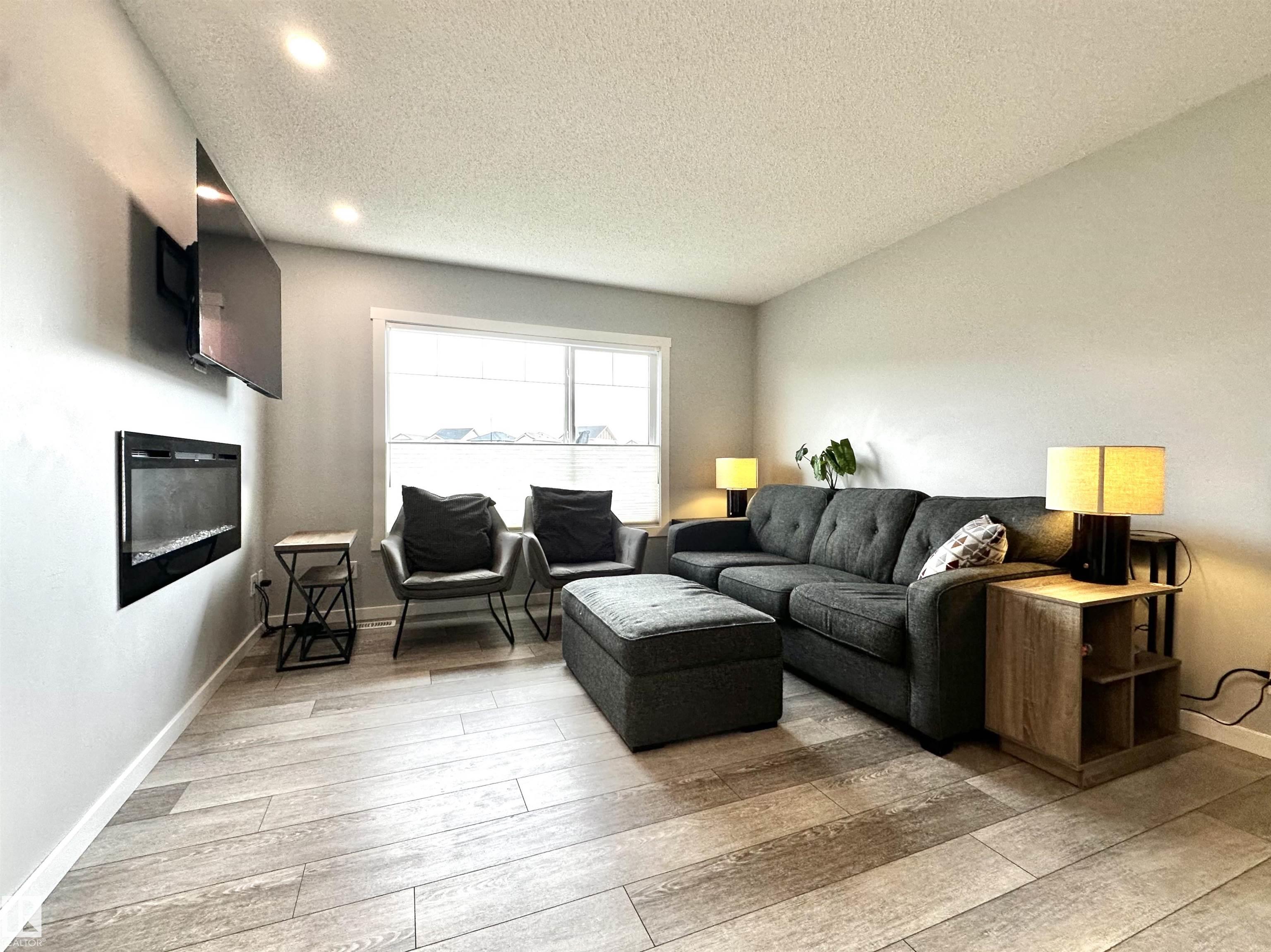 20947 95 Avenue NW, Webber Greens, Edmonton