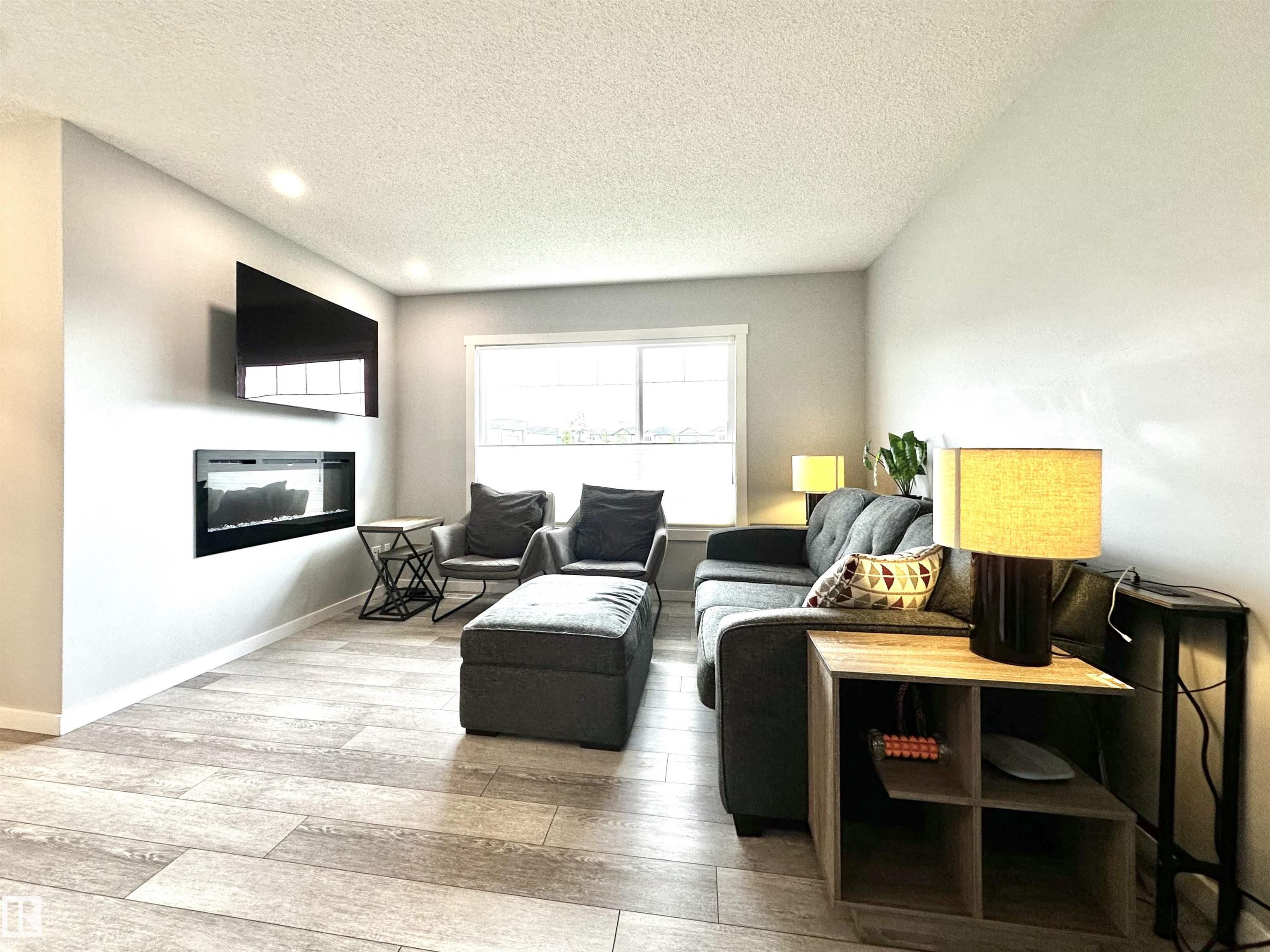 20947 95 Avenue NW, Webber Greens, Edmonton