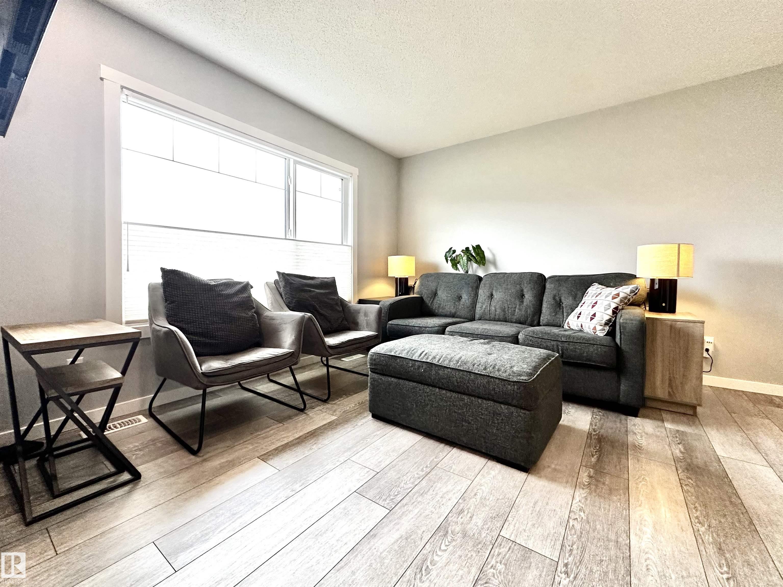 Photo 6 at 20947 95 Avenue NW, Webber Greens, Edmonton
