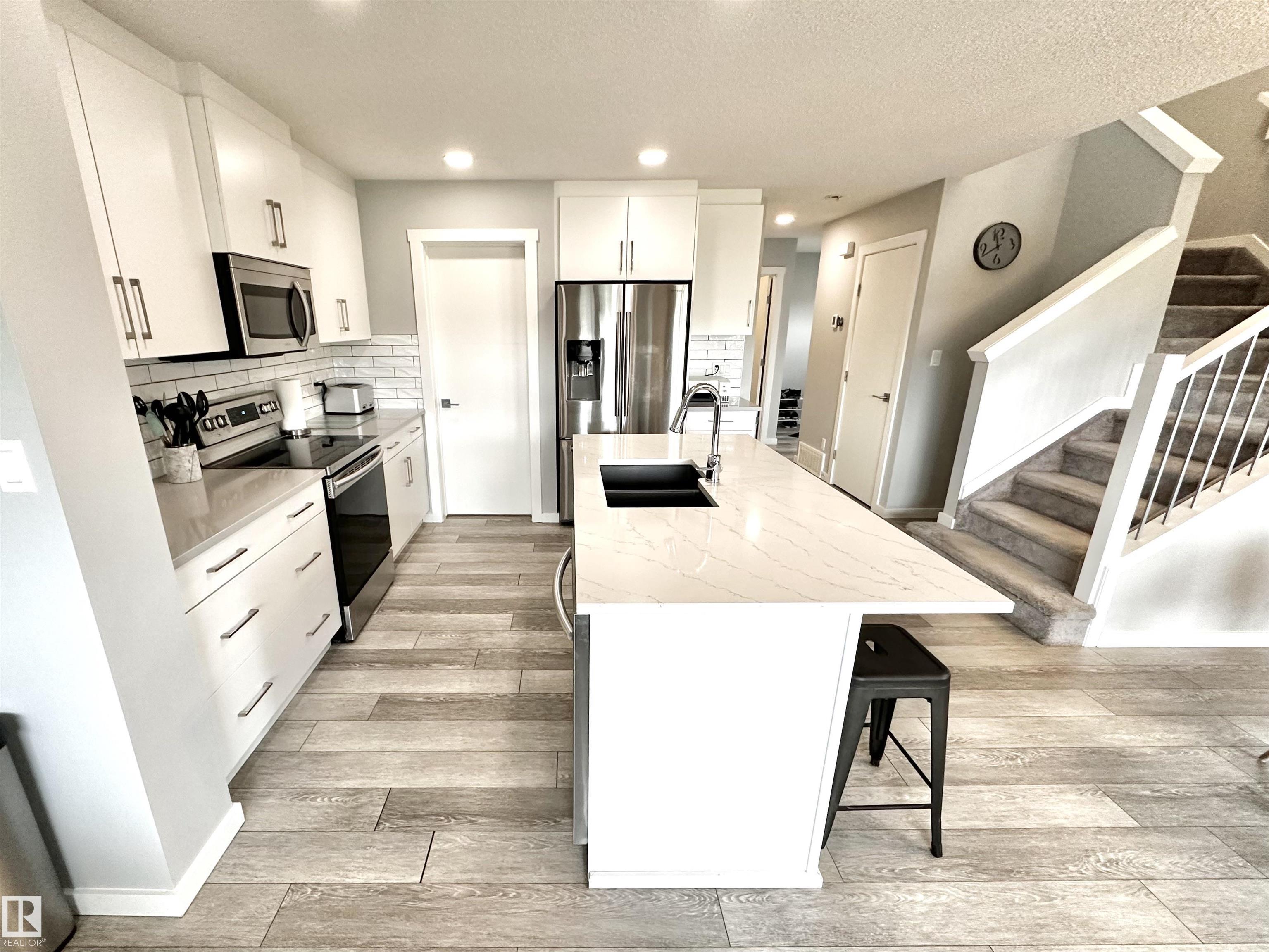 Photo 10 at 20947 95 Avenue NW, Webber Greens, Edmonton