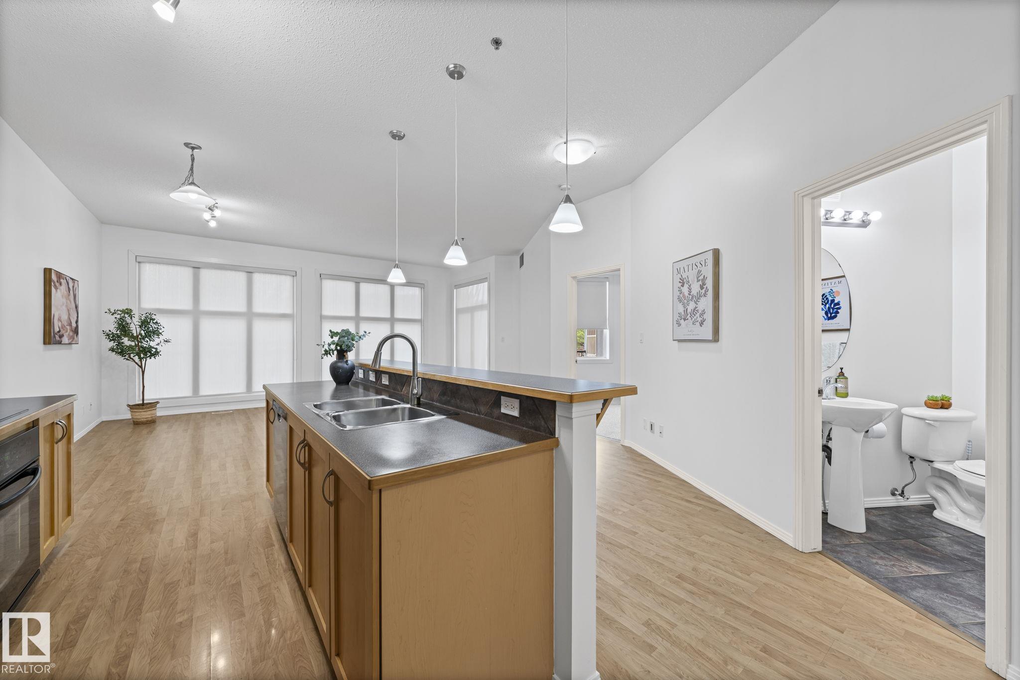 308 - 10147 112 Street NW, Wîhkwêntôwin, Edmonton