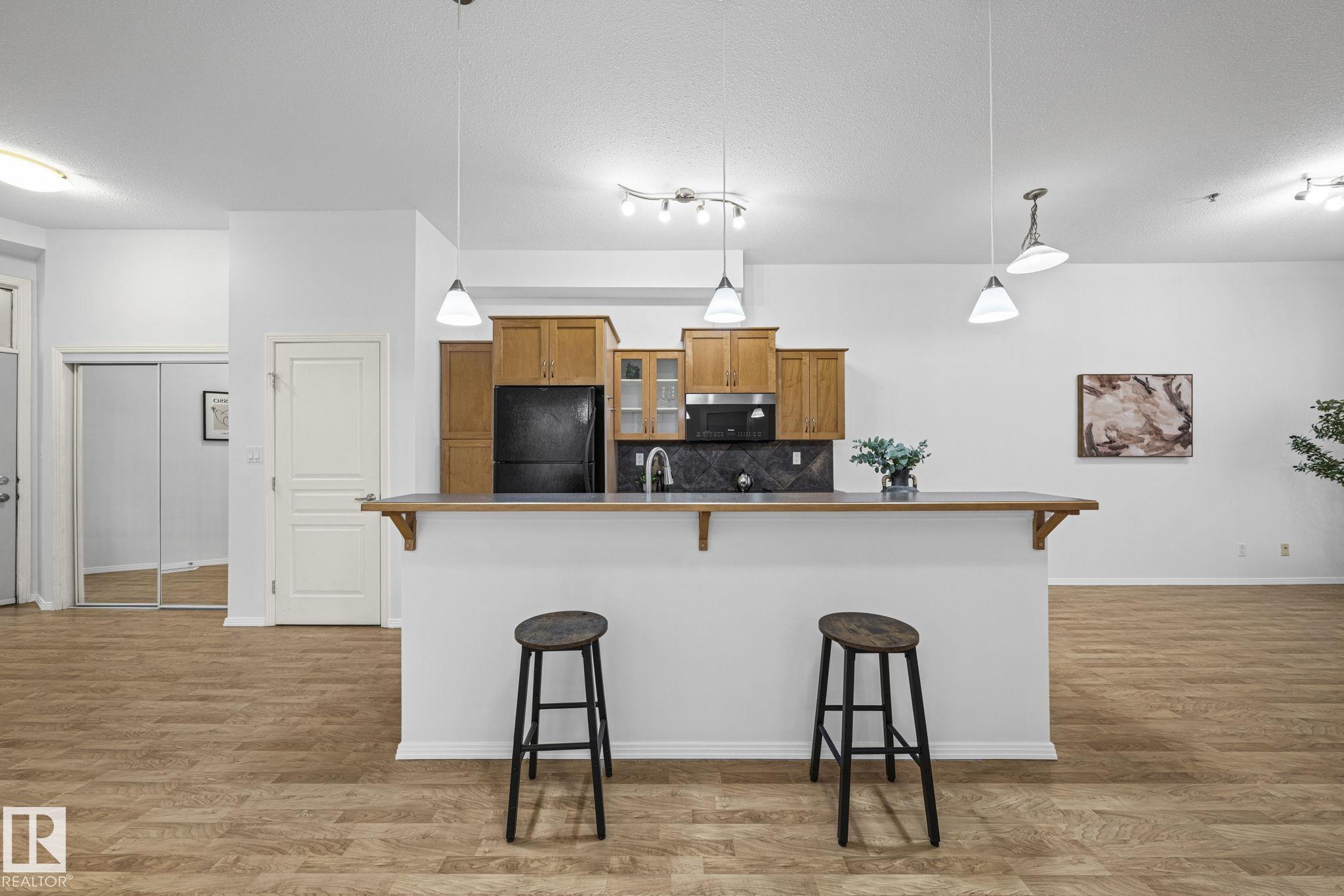 Photo 7 at 308 - 10147 112 Street NW, Wîhkwêntôwin, Edmonton