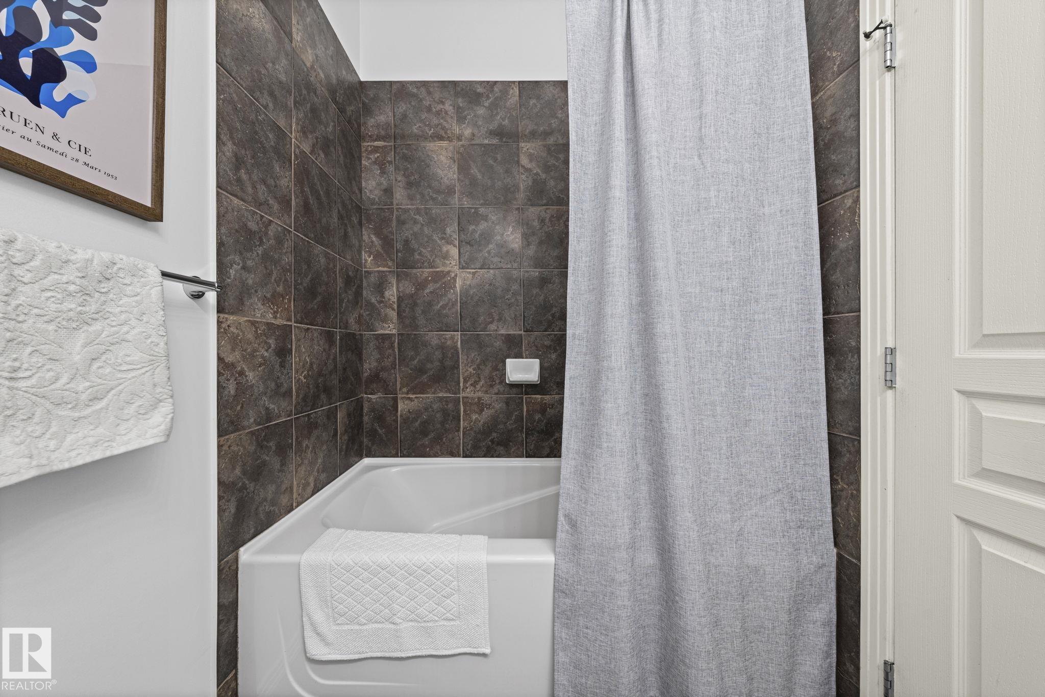 Photo 10 at 308 - 10147 112 Street NW, Wîhkwêntôwin, Edmonton