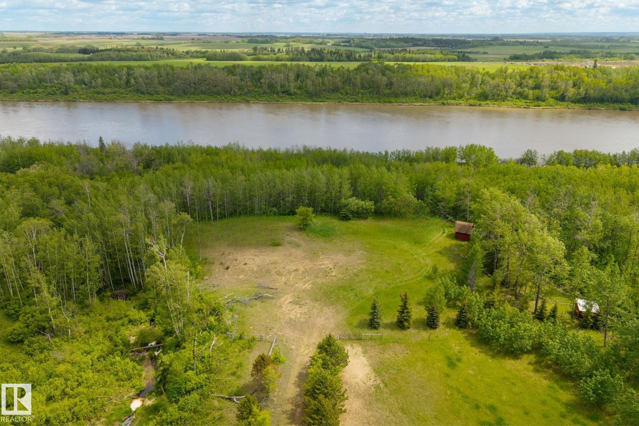 Photo 13 at 20321 Victoria Trail, None, Rural Sturgeon County