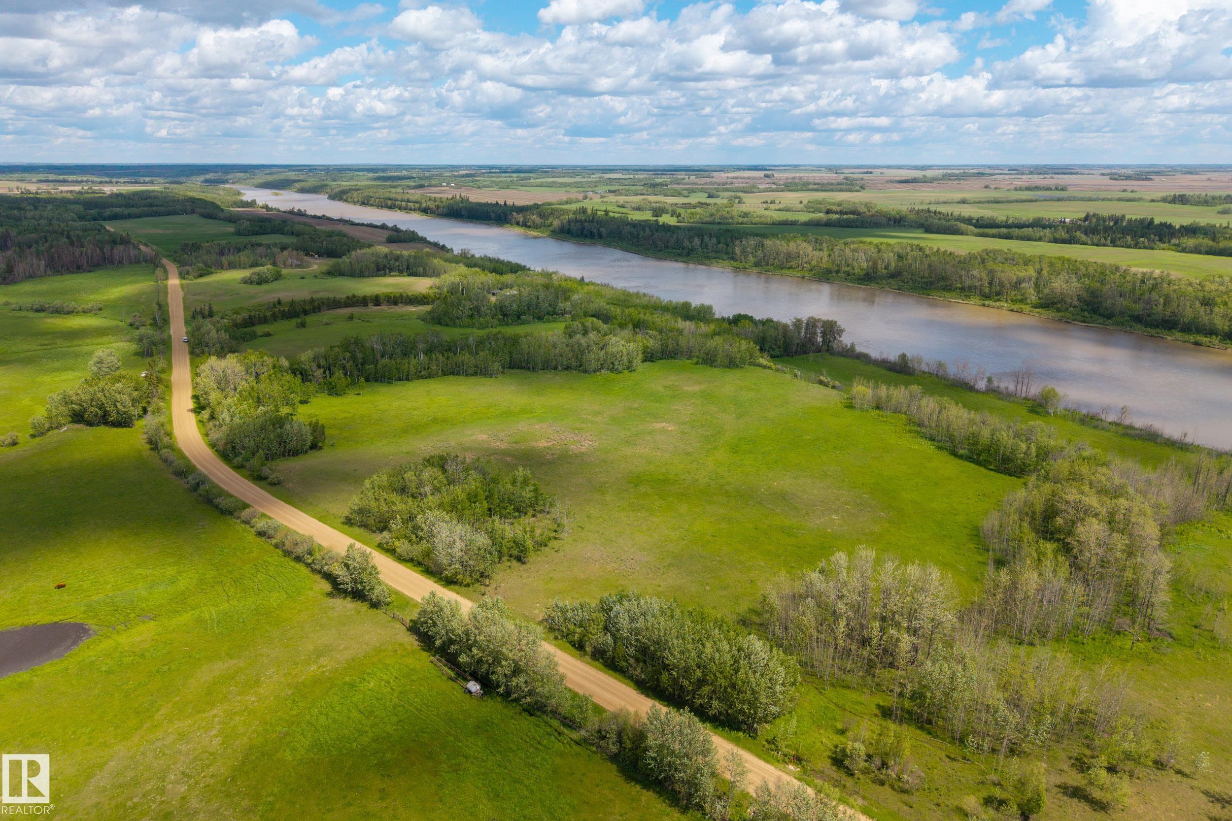 Photo 14 at 20321 Victoria Trail, None, Rural Sturgeon County