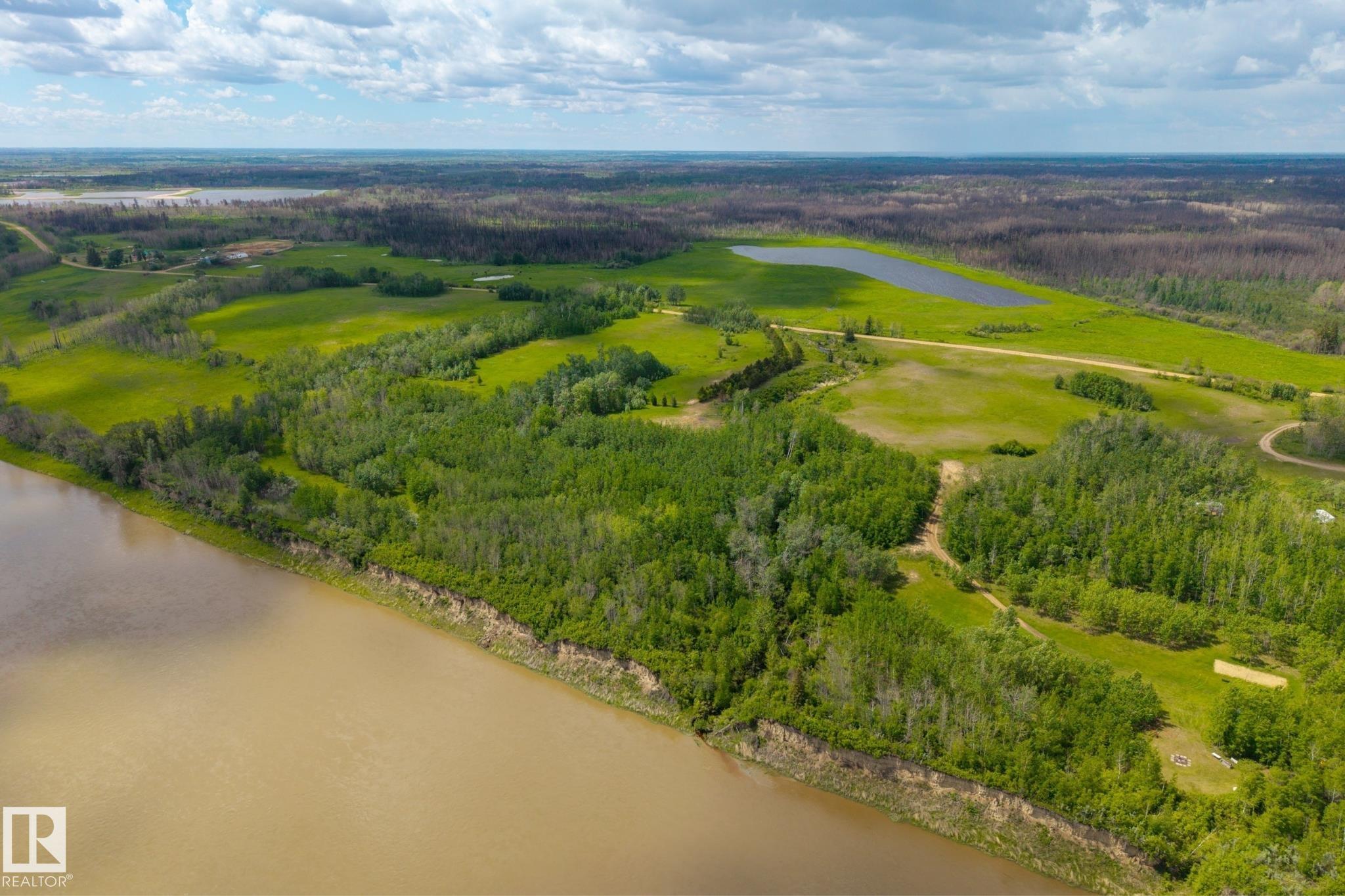 Photo 8 at 20321 Victoria Trail, None, Rural Sturgeon County