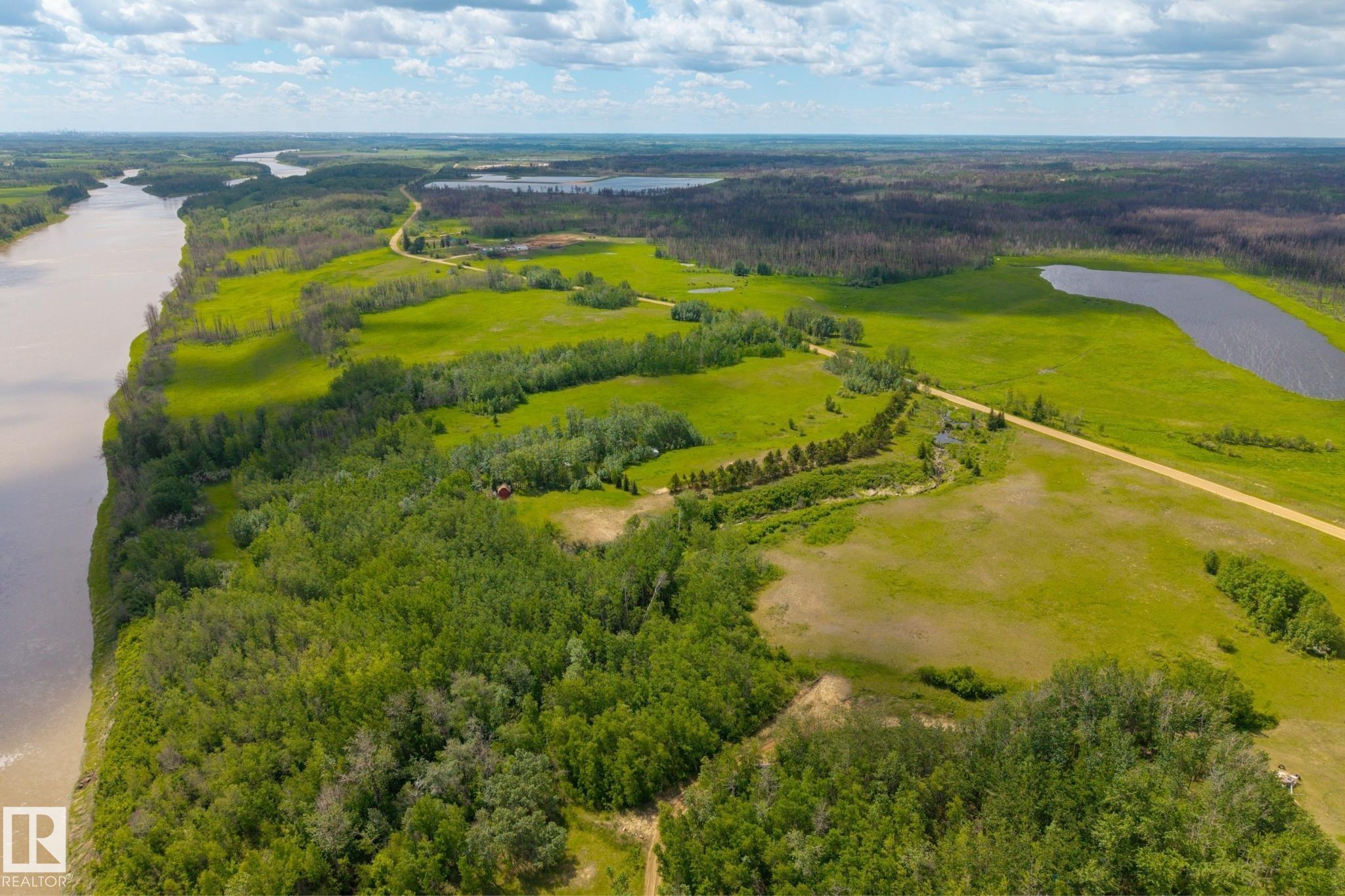 Photo 9 at 20321 Victoria Trail, None, Rural Sturgeon County