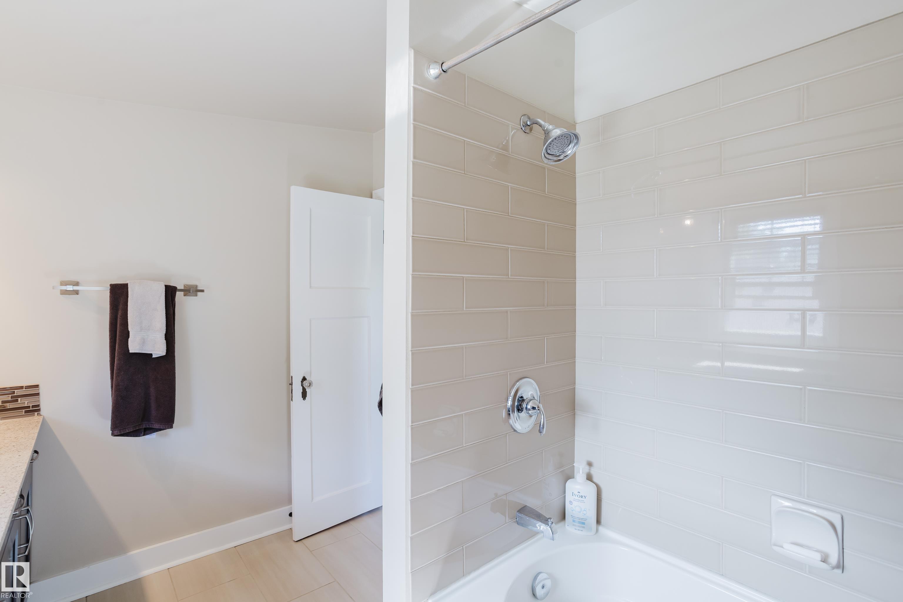Photo 35 at 11231 126 Street NW, Inglewood, Edmonton
