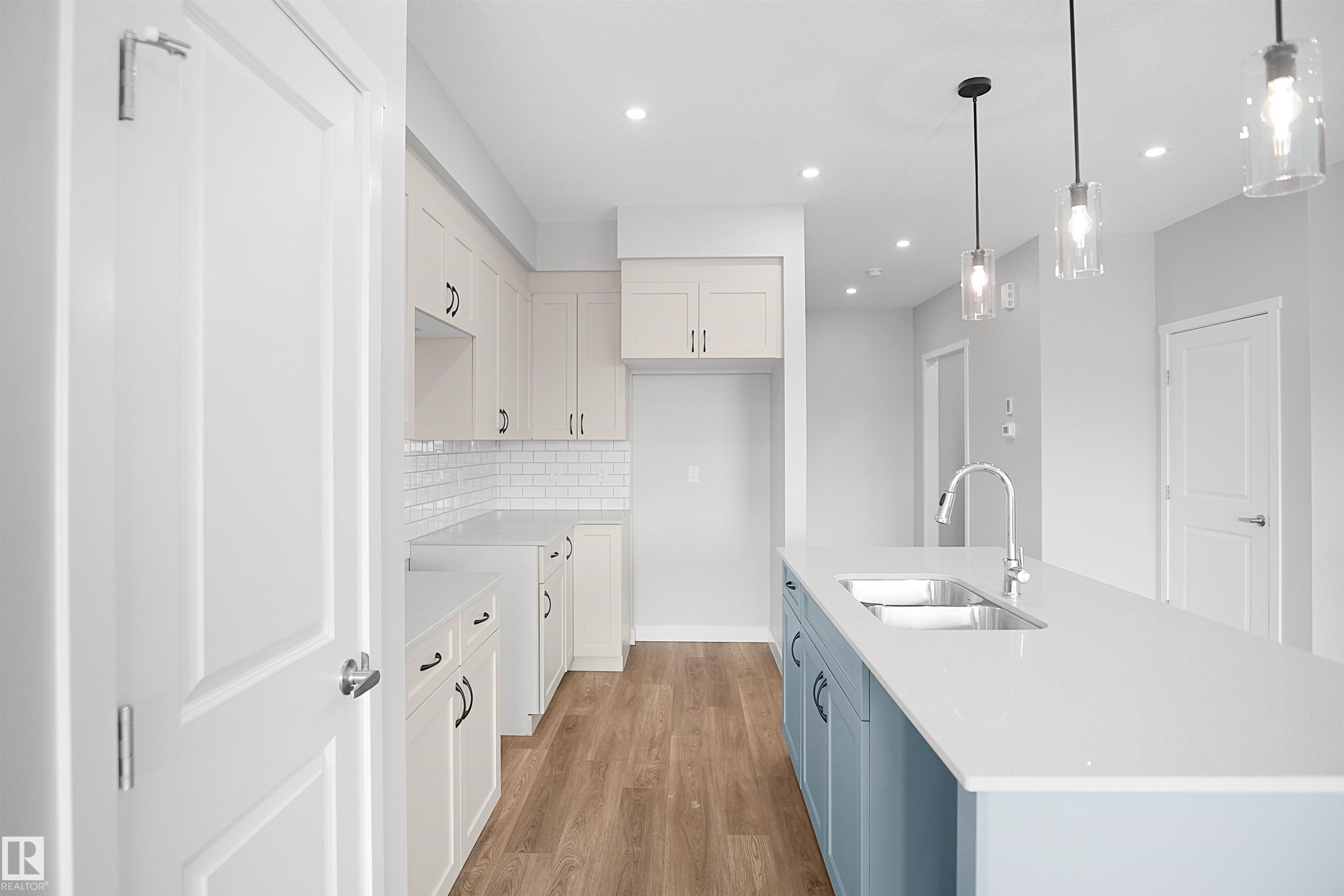 https://zimg.paragon.ice.com/ParagonImages/Property/PM/RAE/225419447/12/0/0/f03252e9b398fa87ef9e58134c2fd3e1/1/71f18a04b39e349cbdd6e340c741128b/225419447-042fd622-ae18-476a-a337-681711828aeb.JPG