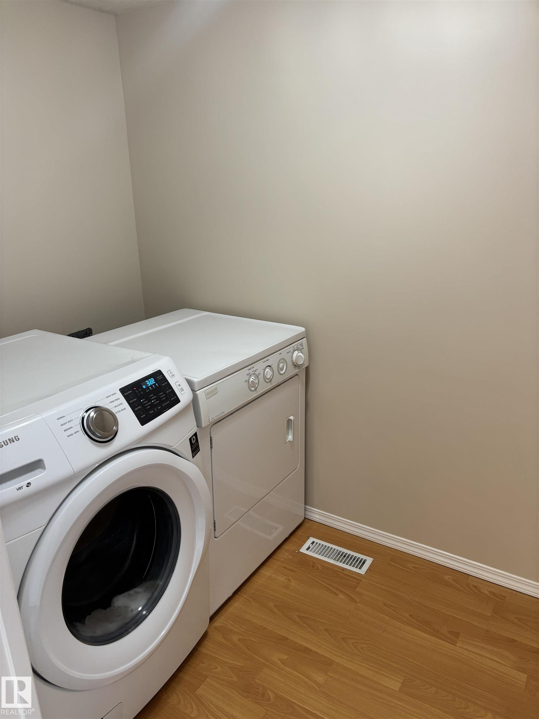https://zimg.paragon.ice.com/ParagonImages/Property/PM/RAE/225419448/21/0/0/0e3b7132c55087018829aa38913e7aa0/1/b15d8f352621f3663c8668e035c3561f/225419448-8529328a-0397-40b7-b8a1-c39d7ca03301.JPG