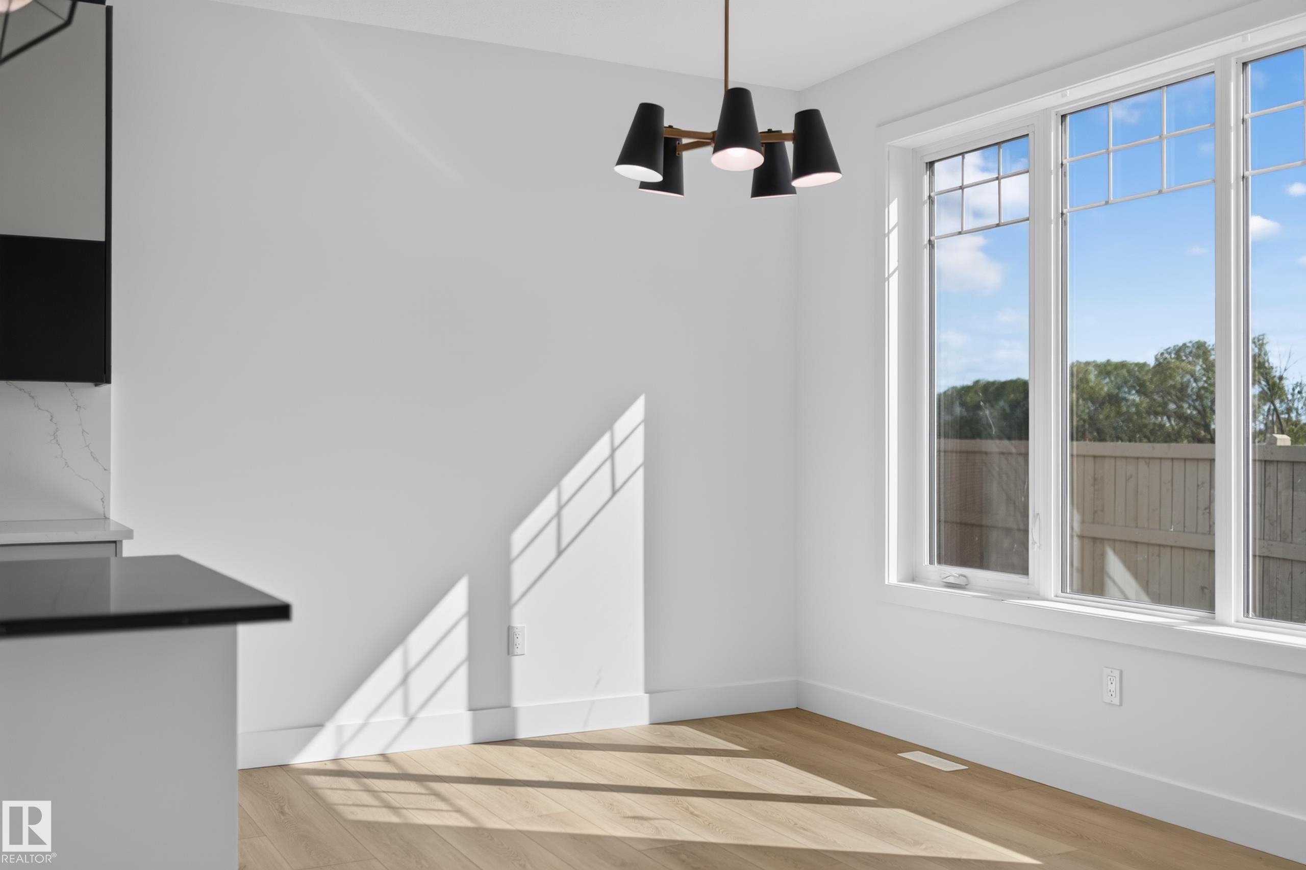 Photo 6 at 3119 9 Street NW, Maple Crest, Edmonton