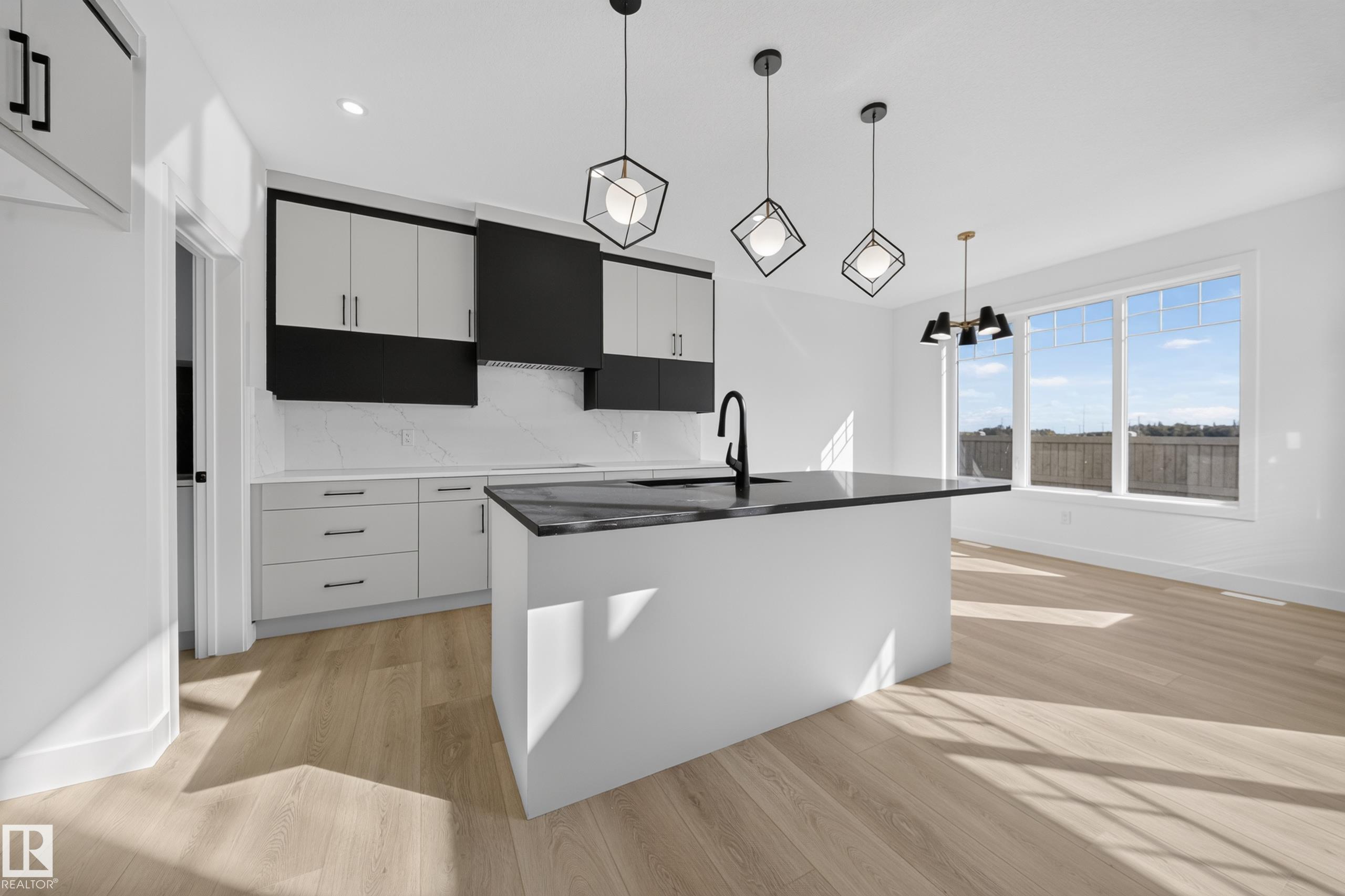 Photo 8 at 3119 9 Street NW, Maple Crest, Edmonton
