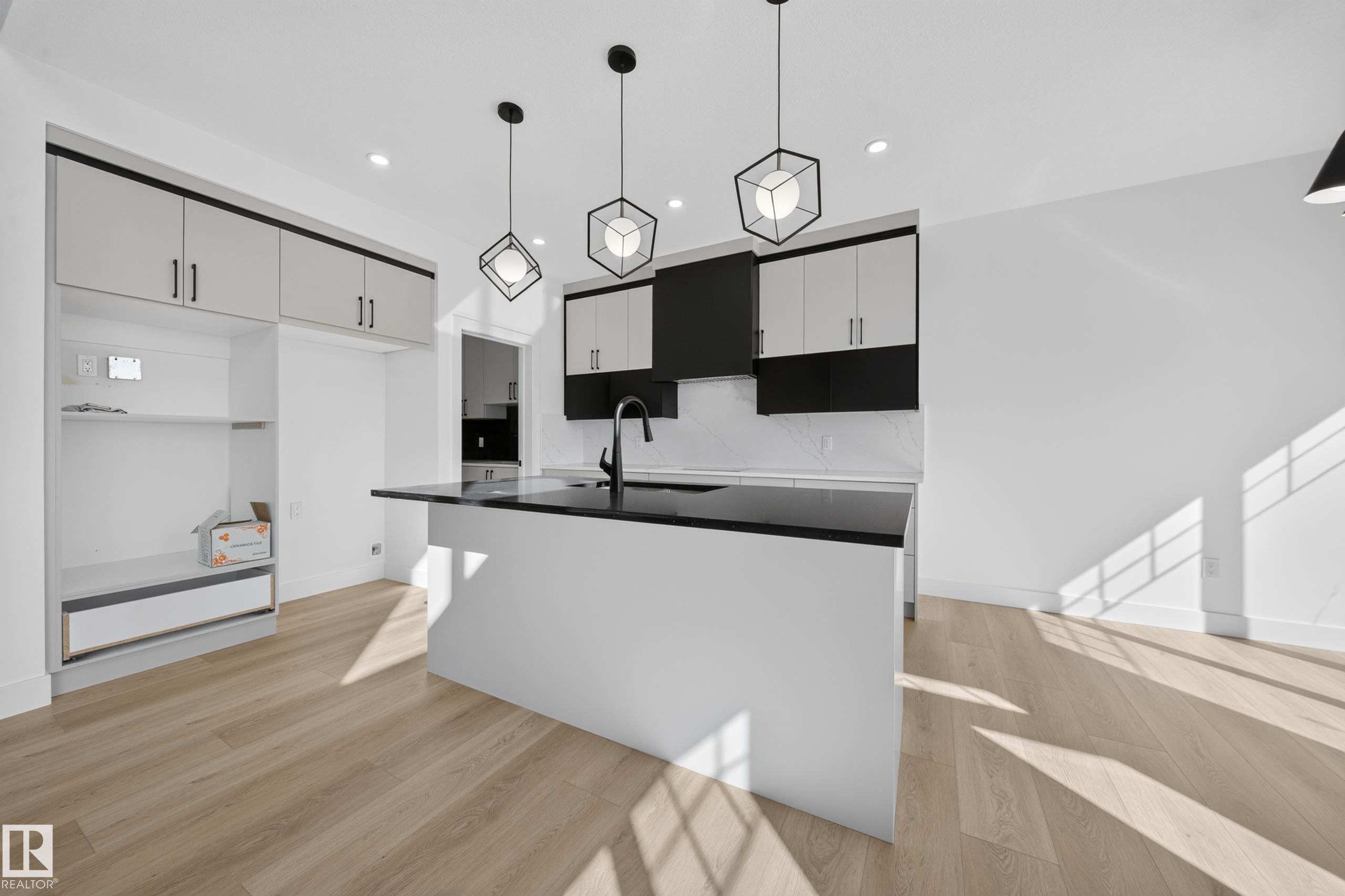 Photo 9 at 3119 9 Street NW, Maple Crest, Edmonton