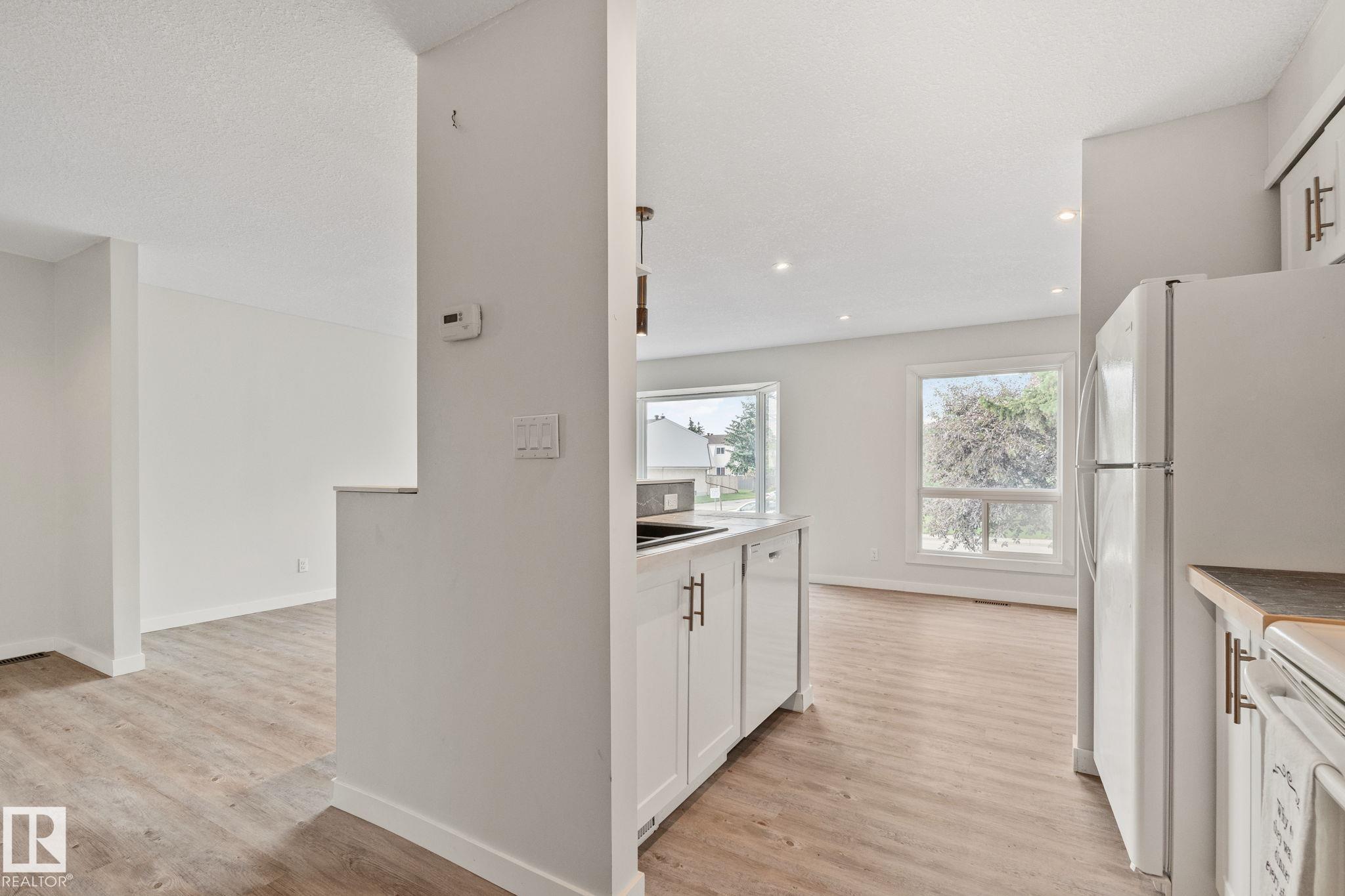 Photo 14 at 703 Grandin Drive, Morinville