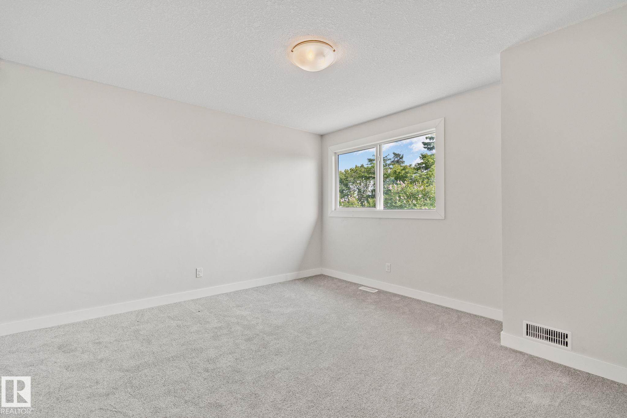 Photo 18 at 703 Grandin Drive, Morinville