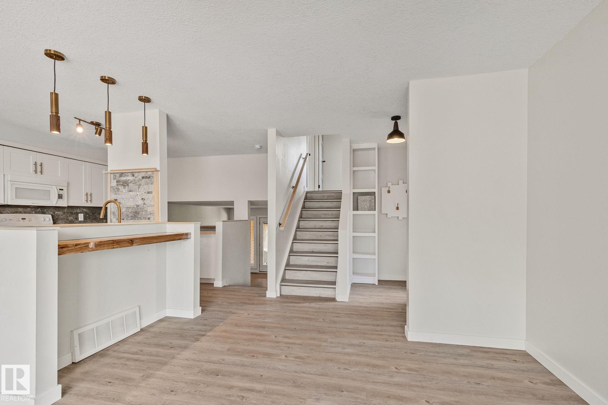 Photo 6 at 703 Grandin Drive, Morinville