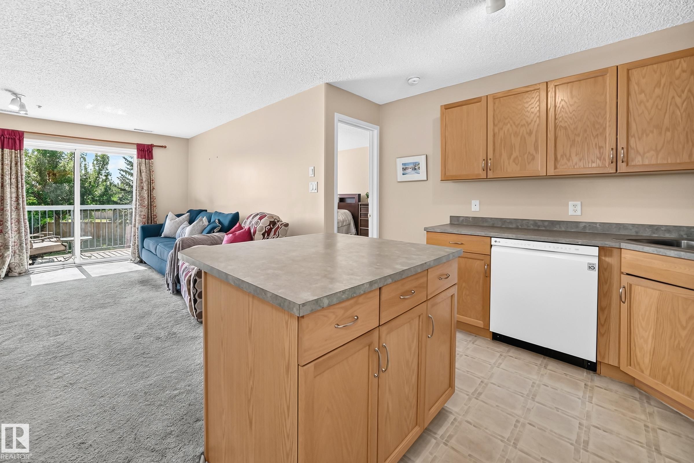 204 - 16303 95 Street NW, Eaux Claires, Edmonton