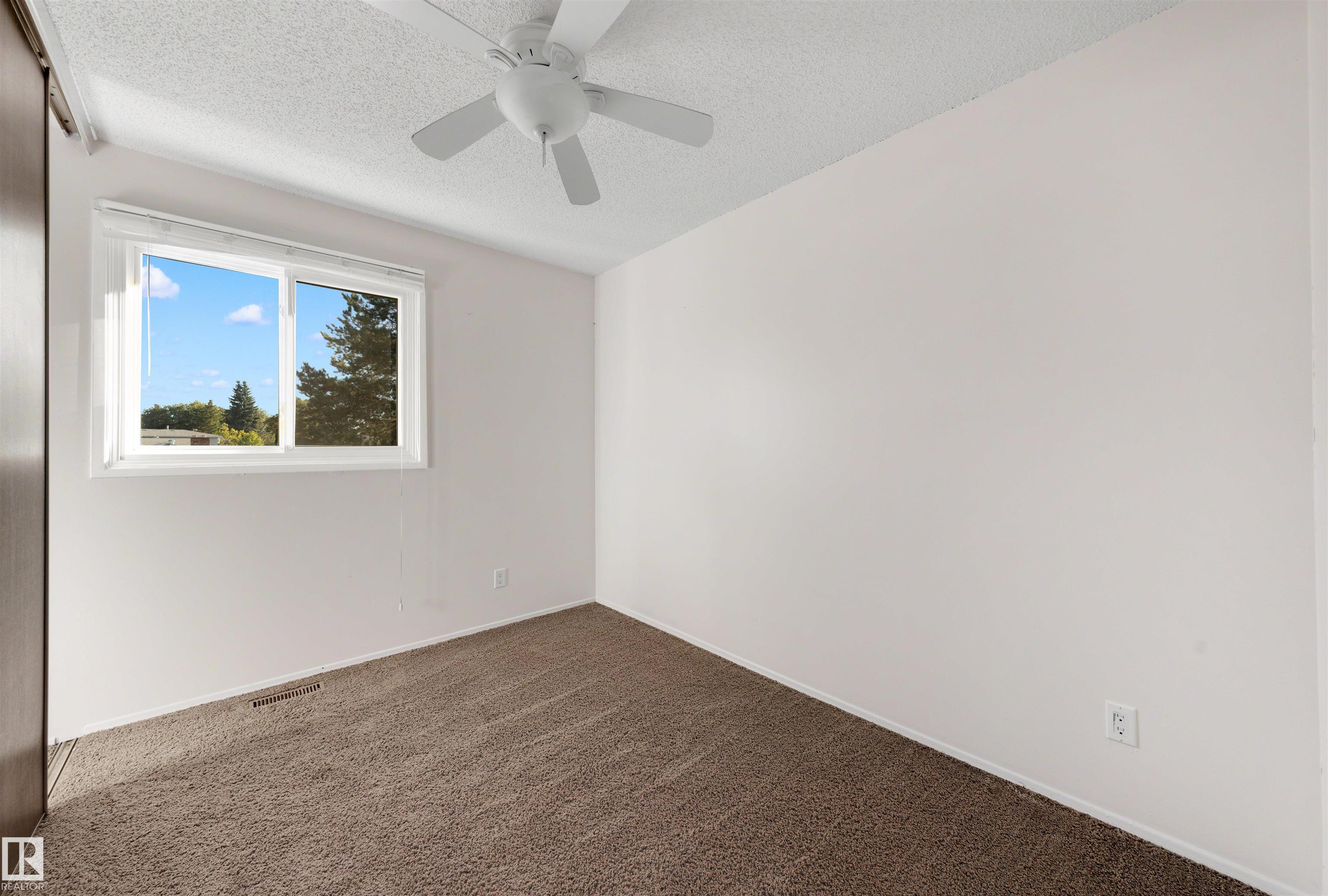 Photo 12 at 303 Primrose Gardens gardens NW, Aldergrove, Edmonton