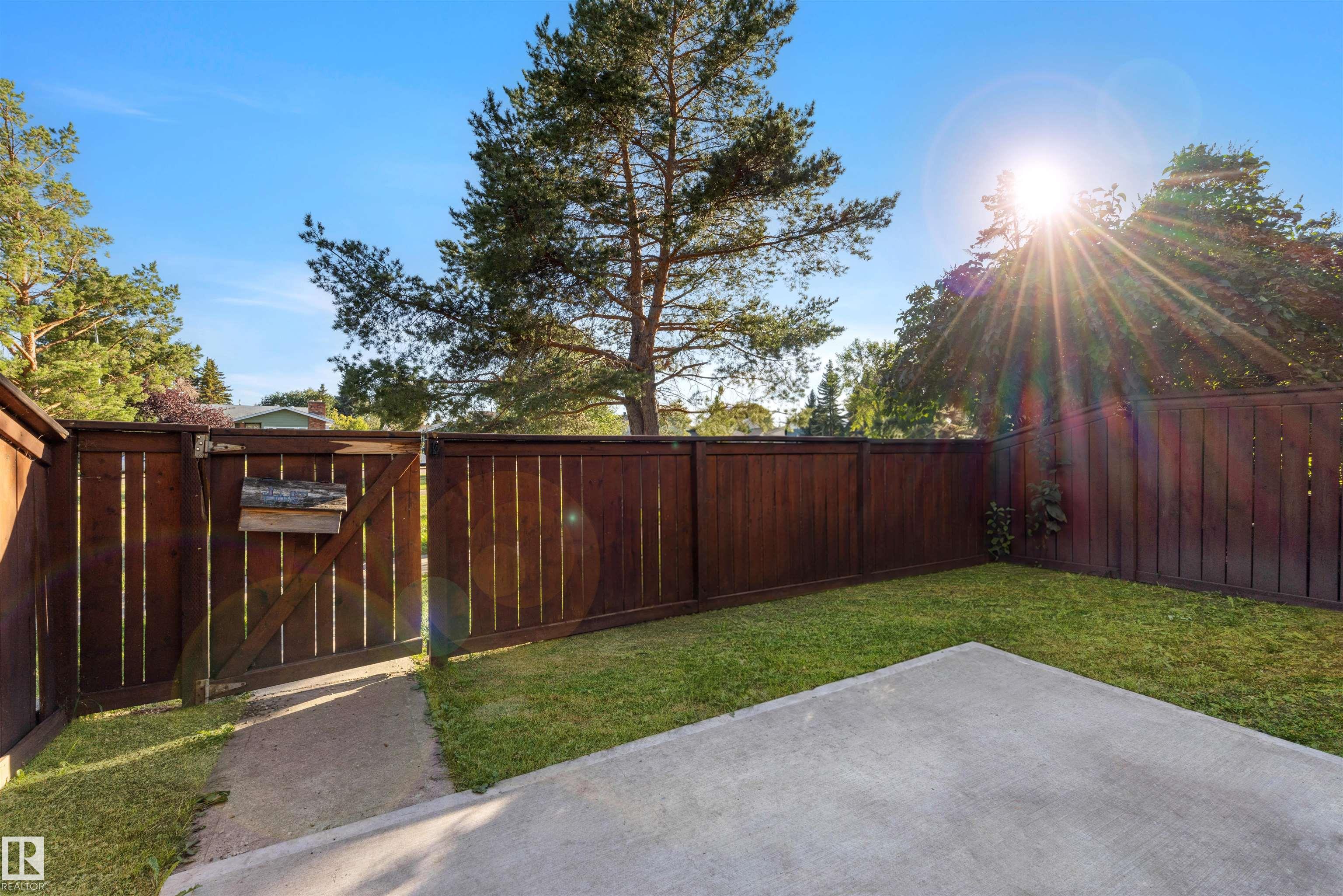 Photo 18 at 303 Primrose Gardens gardens NW, Aldergrove, Edmonton