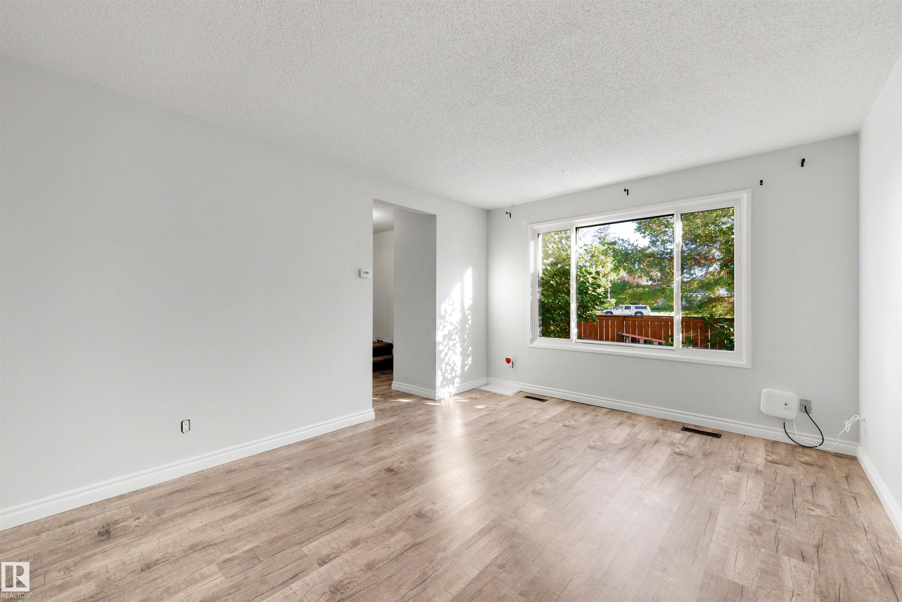 303 Primrose Gardens gardens NW, Aldergrove, Edmonton