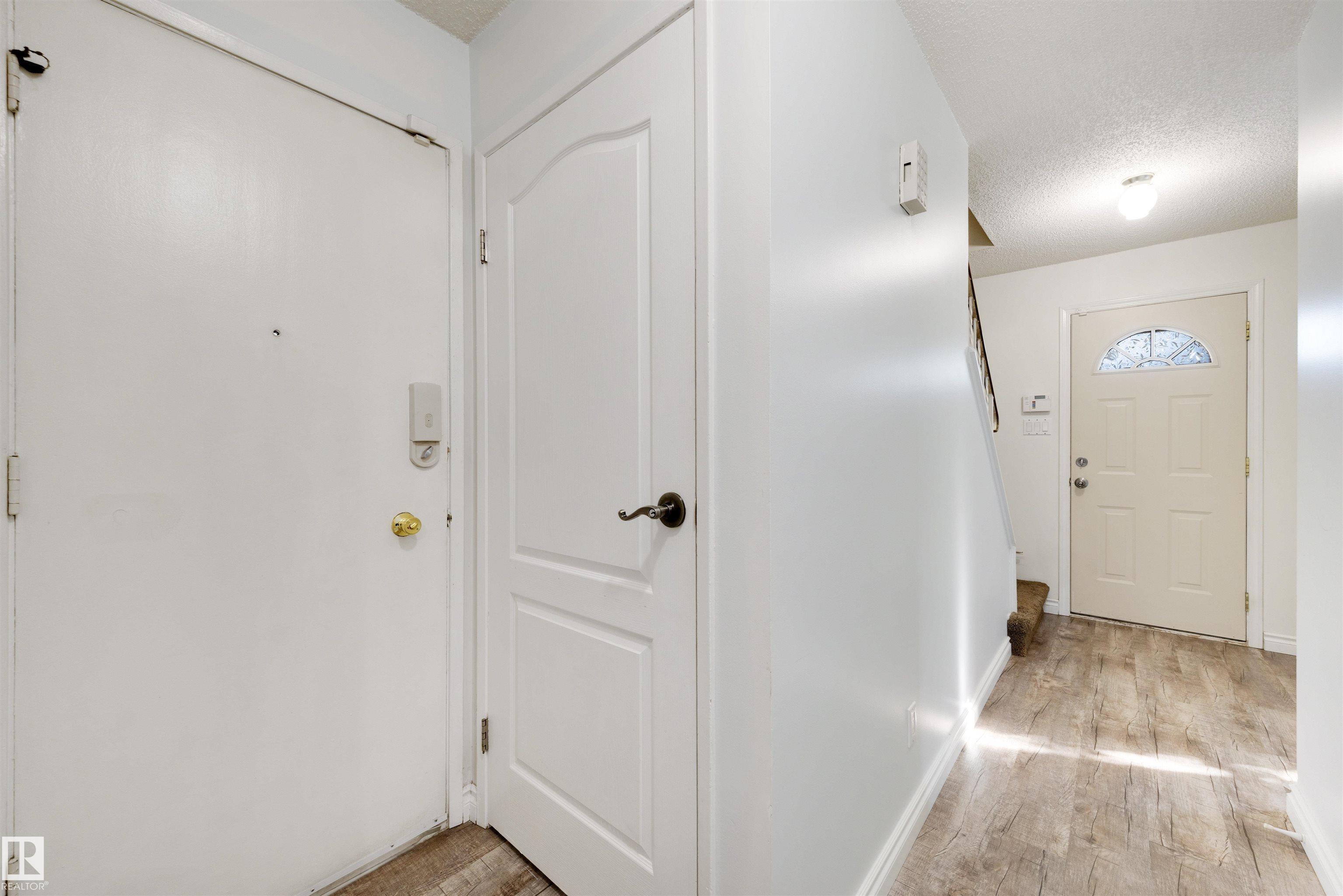 Photo 10 at 303 Primrose Gardens gardens NW, Aldergrove, Edmonton